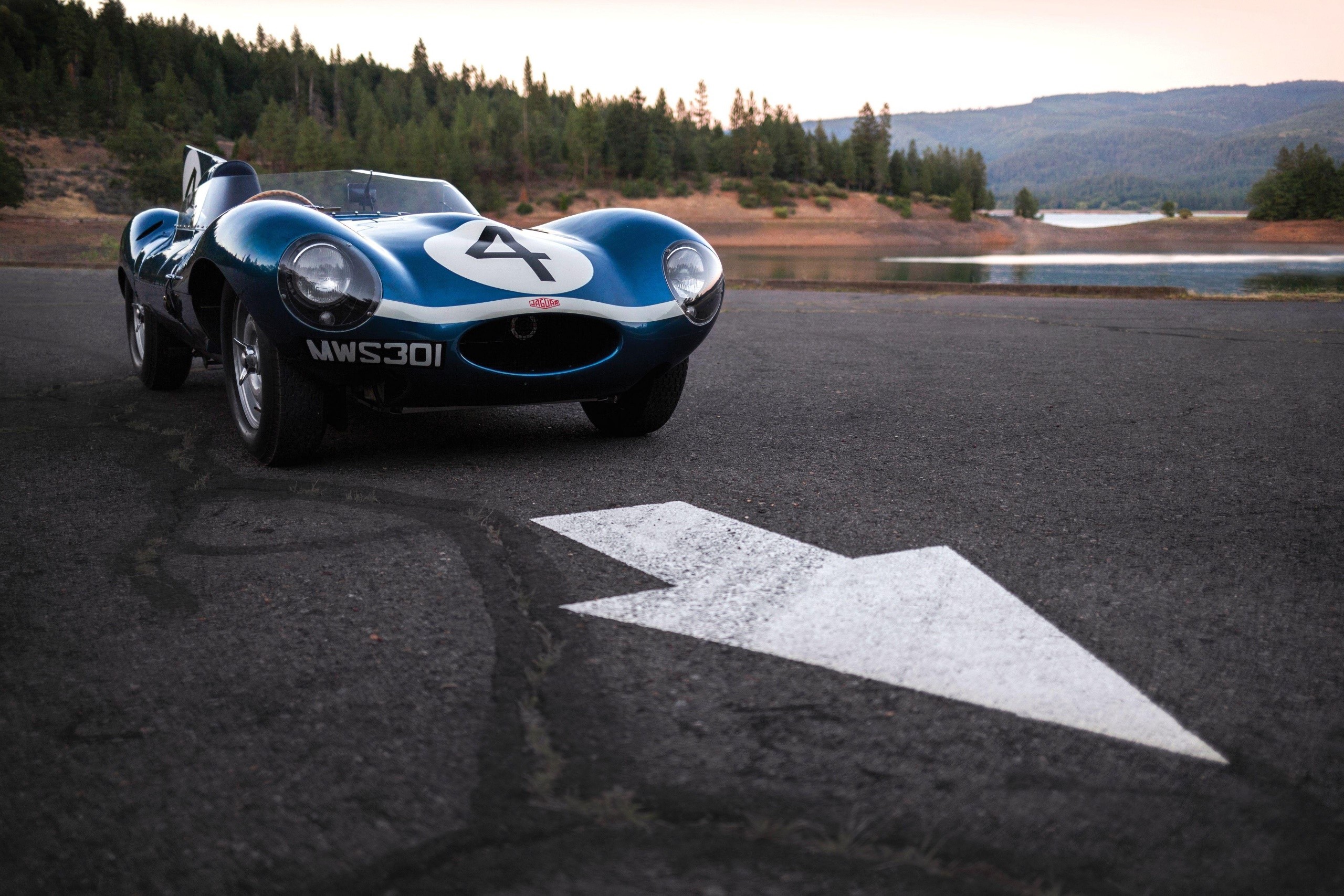 Blue Jaguar D-Type race car with number 4 HD Wallpaper