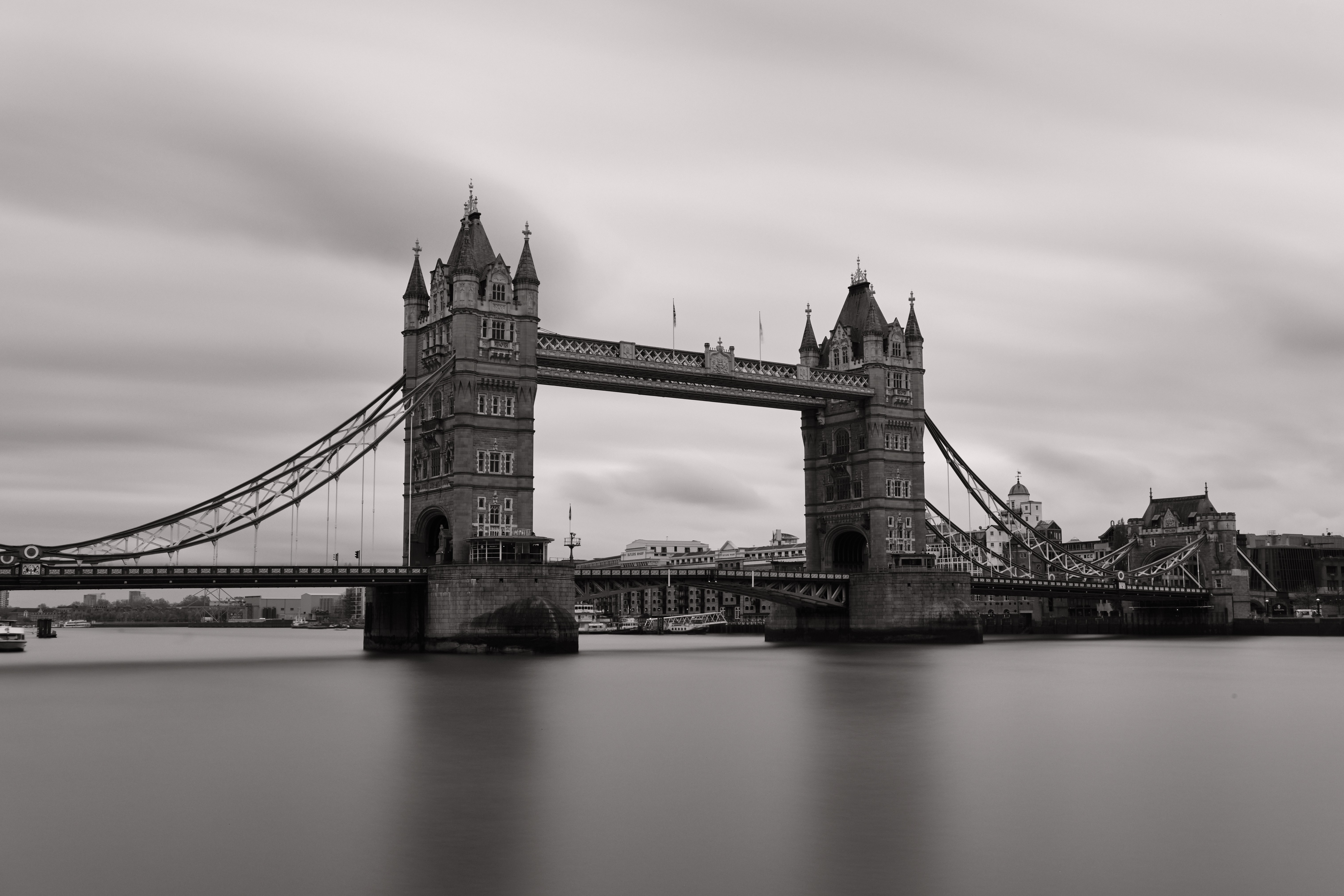 4K Tower Bridge, London, UK Monochrome HD Wallpaper