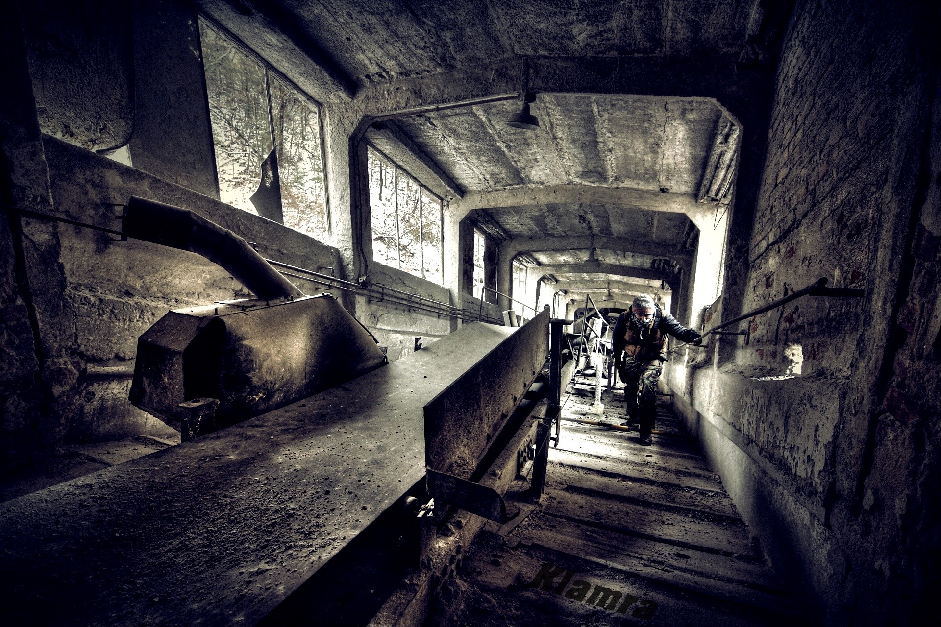 Stalker from Warframe in abandoned factory in Poland HD Wallpaper