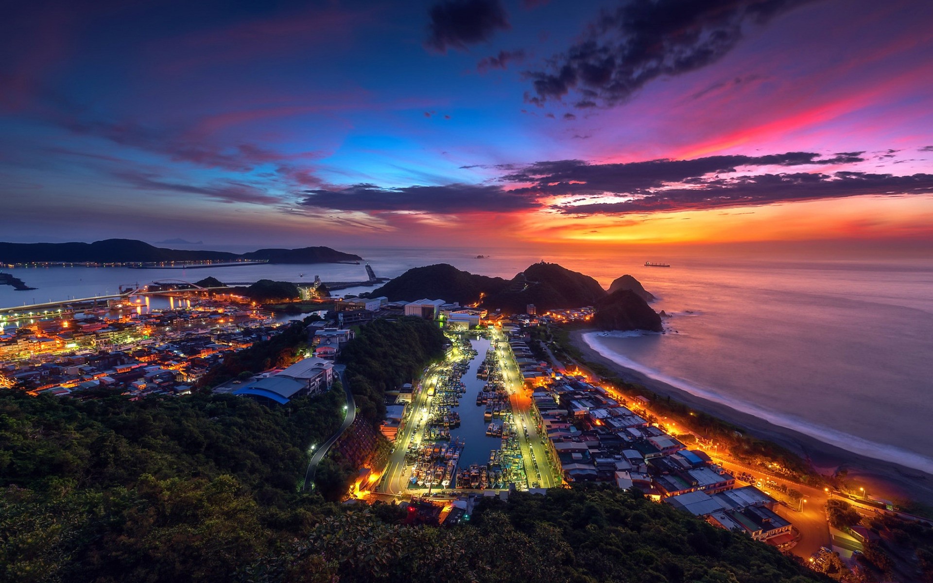 Coastal city at sunset in Taiwan HD Wallpaper