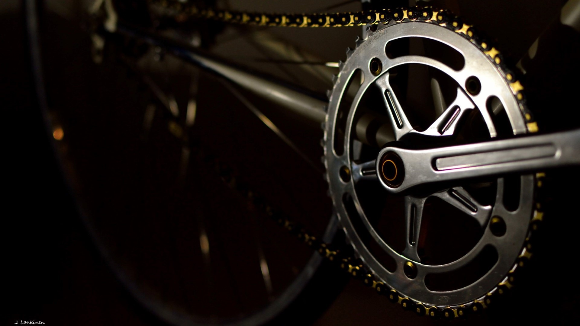 Bicycle chainring and chain HD Wallpaper