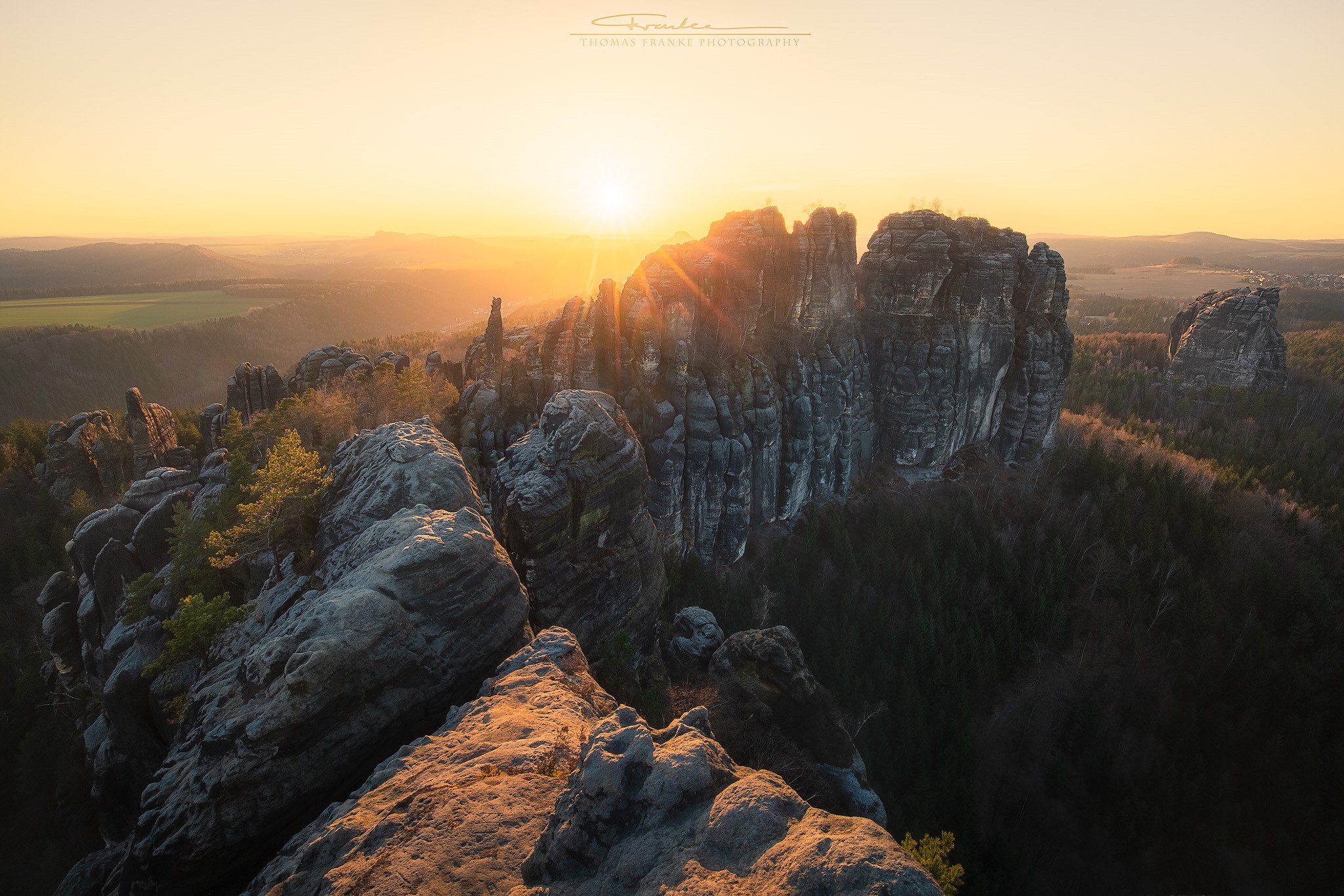 Sunrise over Schrammsteine rocks in Bad Schandau, Germany HD Wallpaper