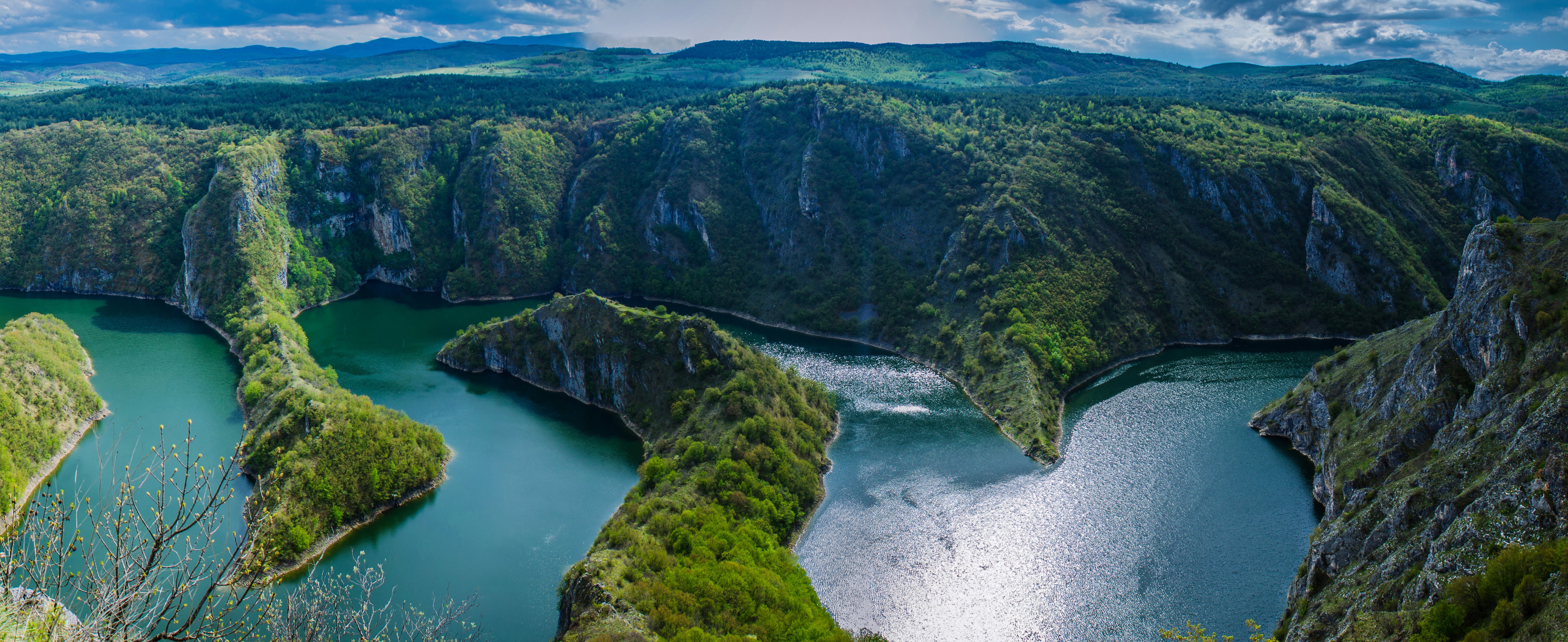 4K Uvac Canyon river landscape with forest HD Wallpaper