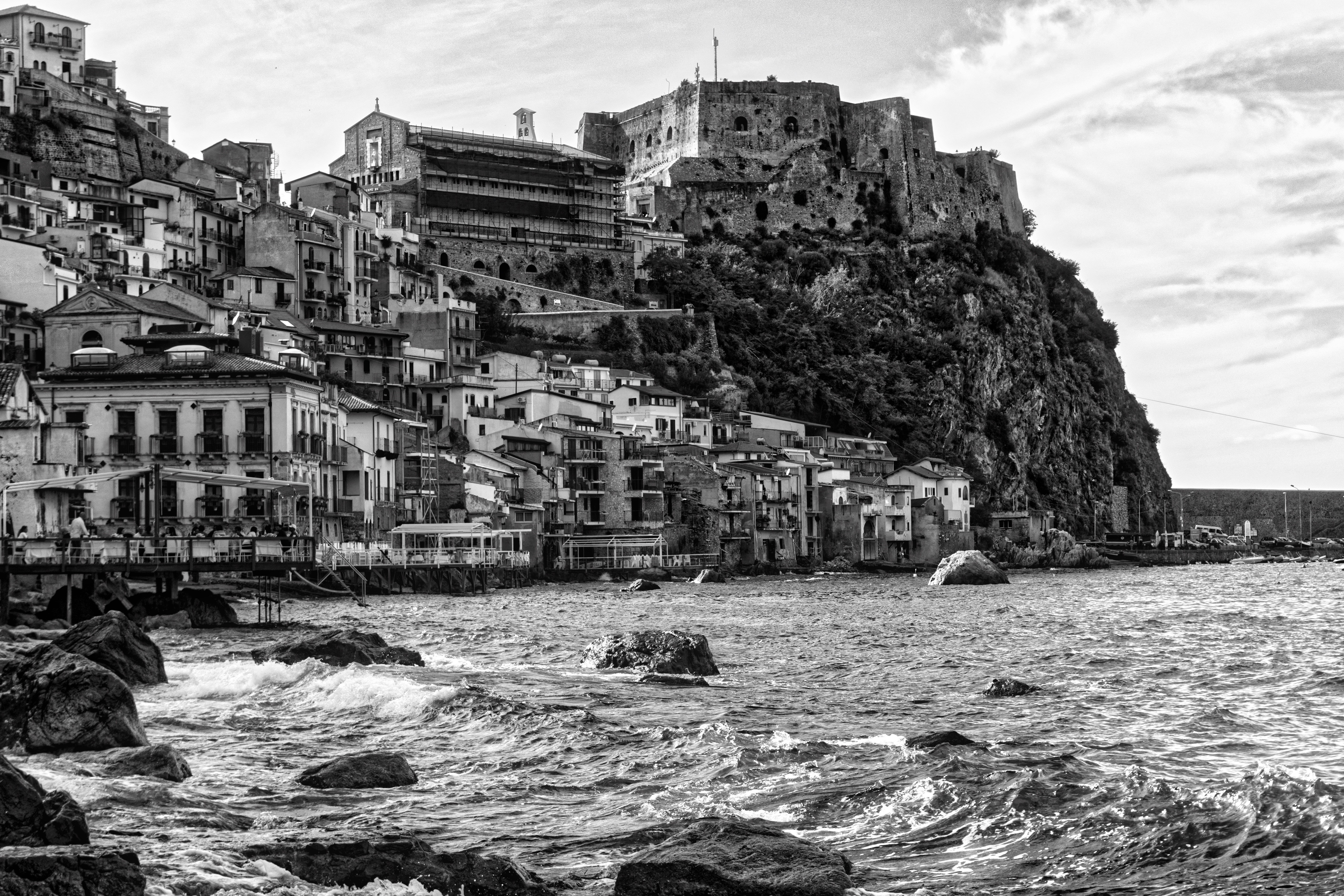 4K monochrome view of Scilla, Calabria coast HD Wallpaper