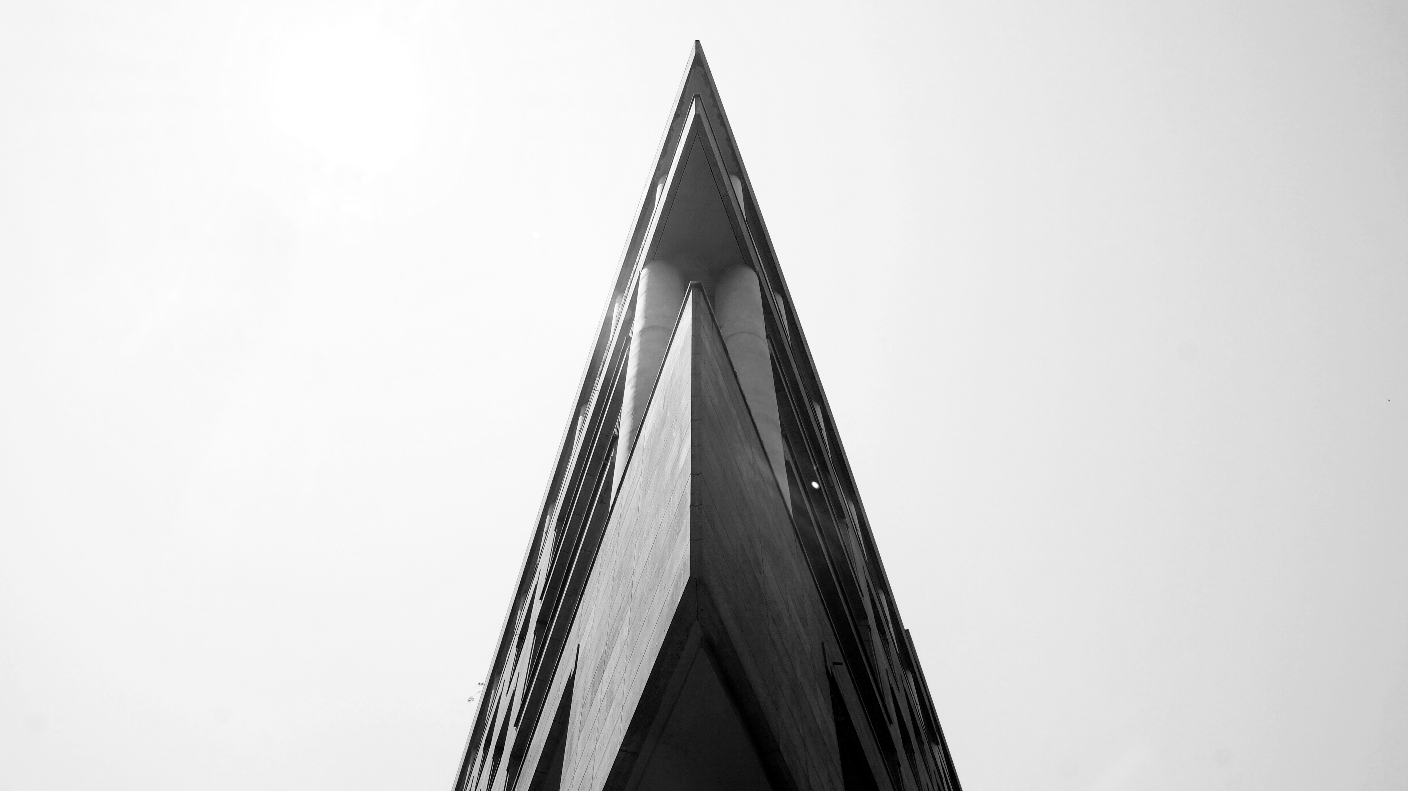 Monochrome abstract perspective of a building HD Wallpaper