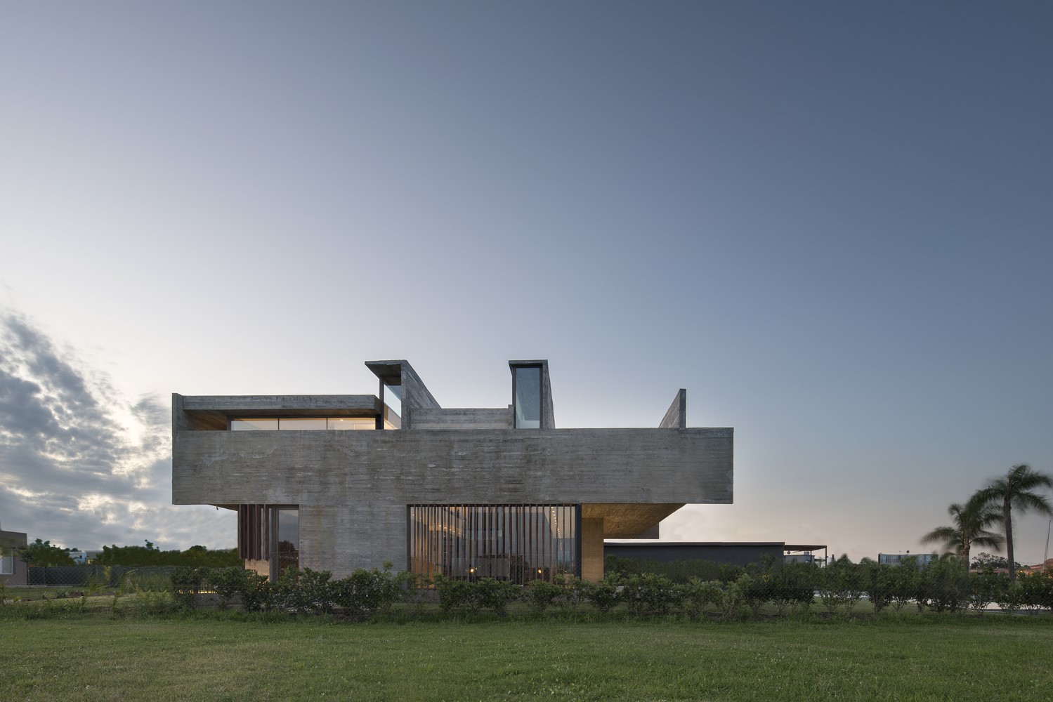 Modern concrete house with geometric design HD Wallpaper