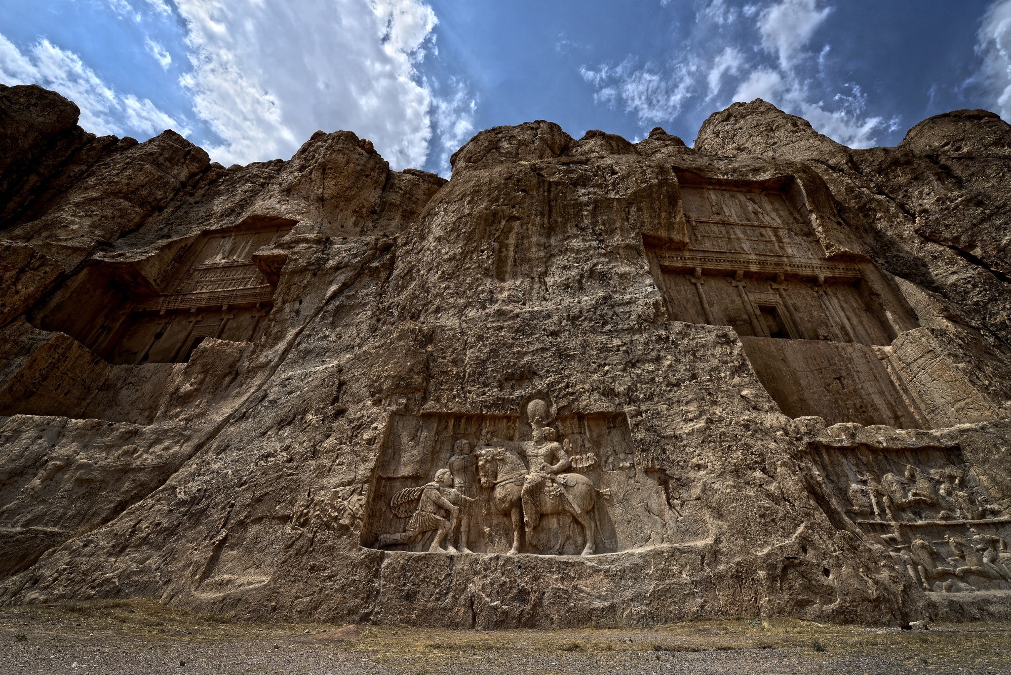 Ancient rock carvings and tombs in Iran HD Wallpaper