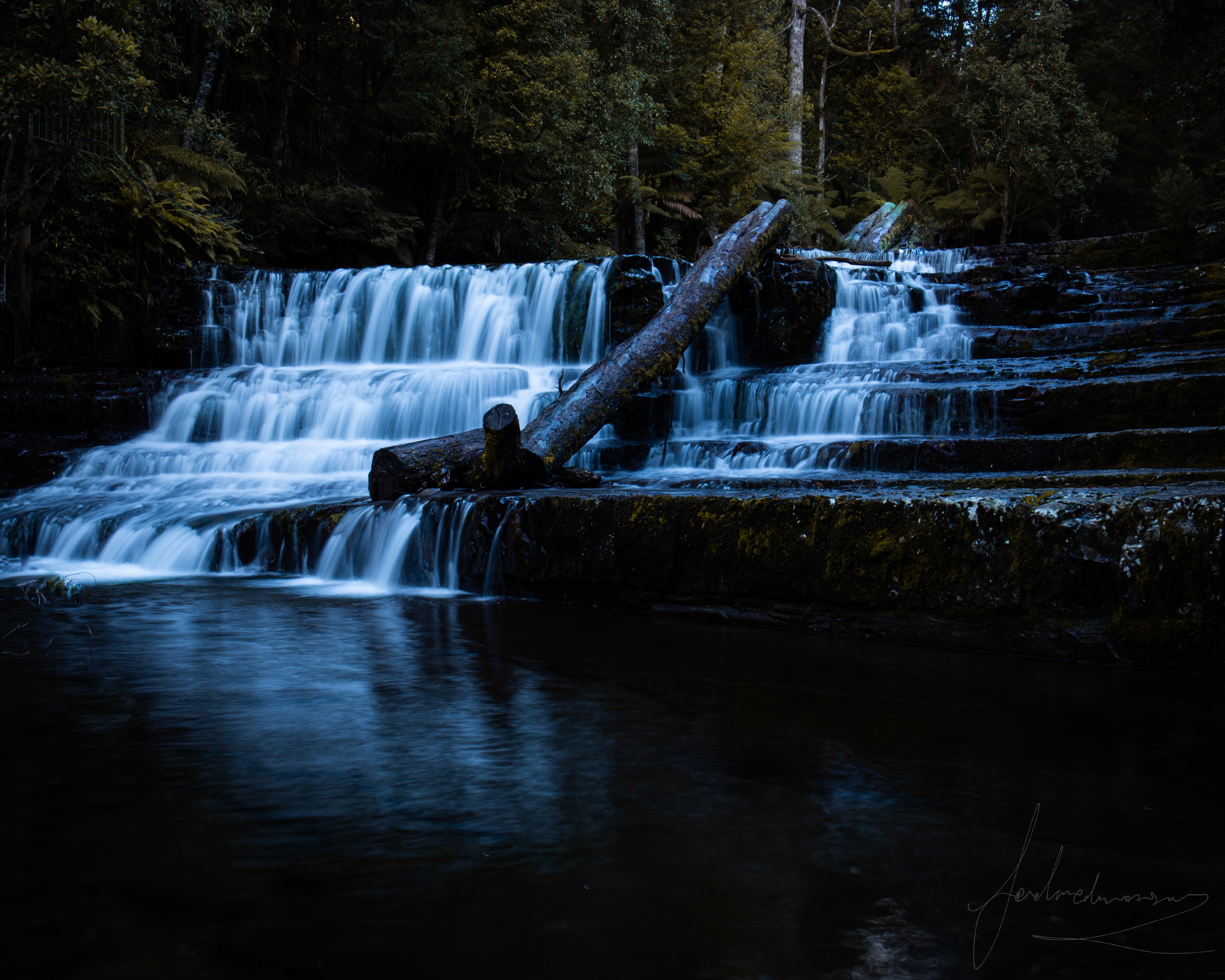 4K long exposure waterfall in Tasmania forest HD Wallpaper