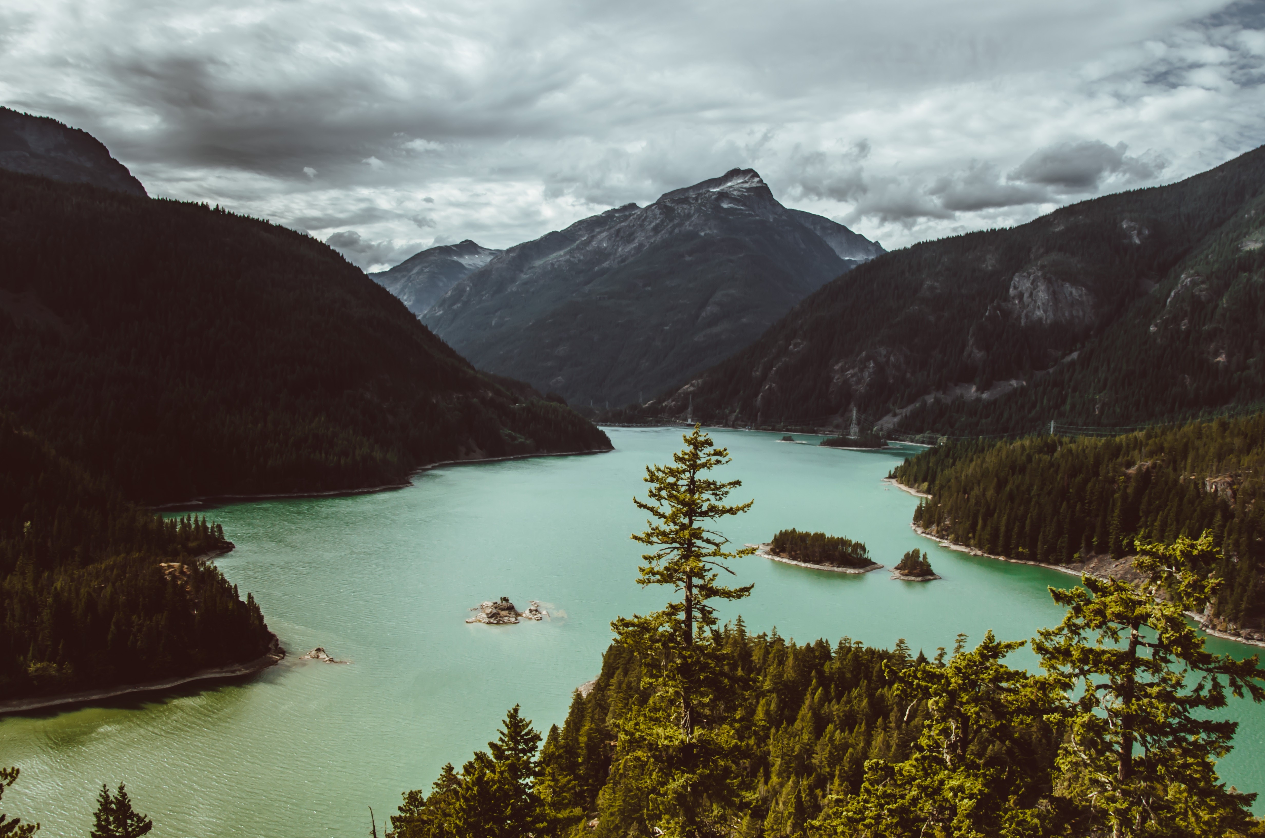 4K Mountains and Turquoise Lake with Trees HD Wallpaper