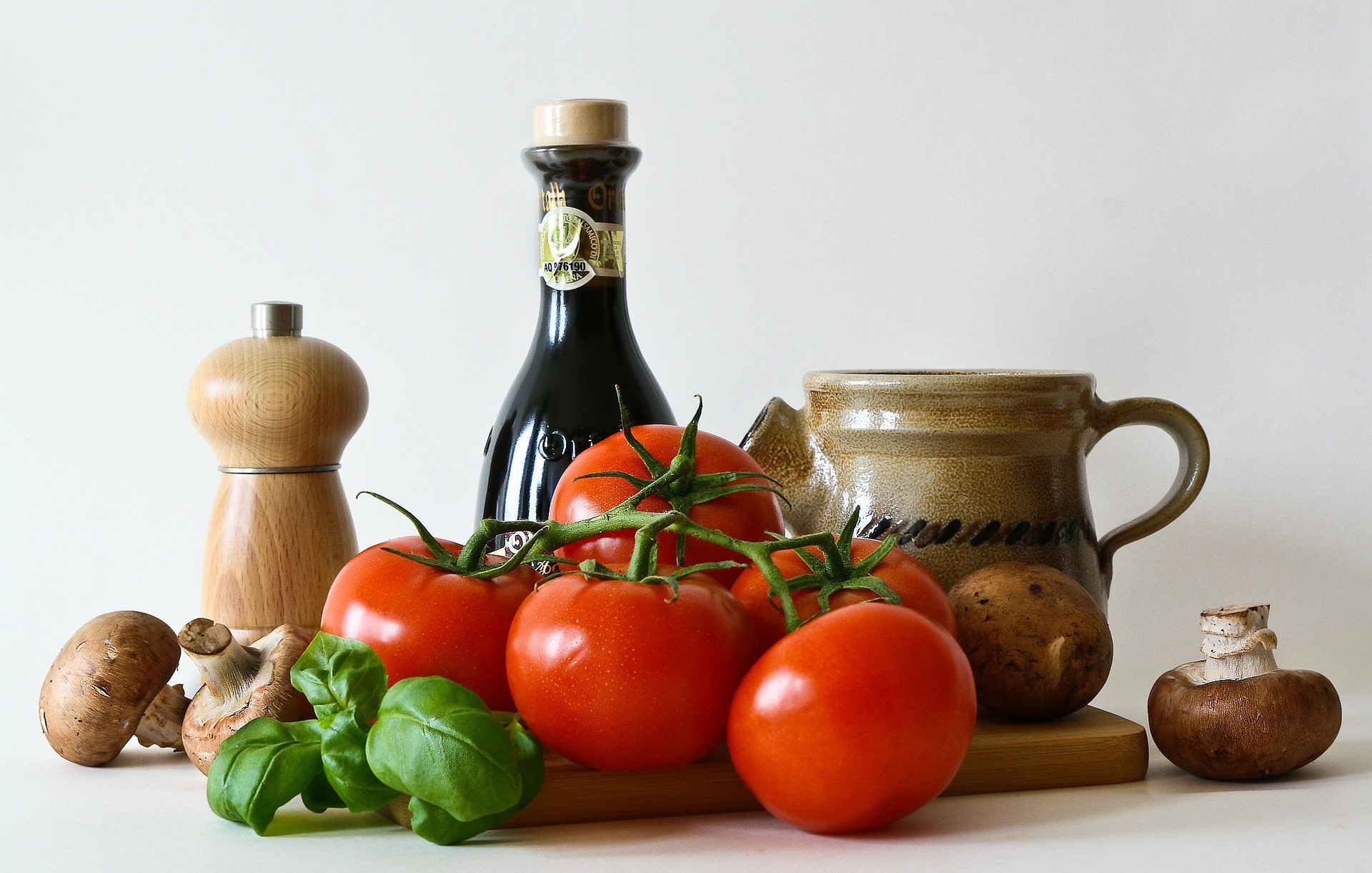 Still life with tomatoes, mushrooms, and balsamic vinegar HD Wallpaper
