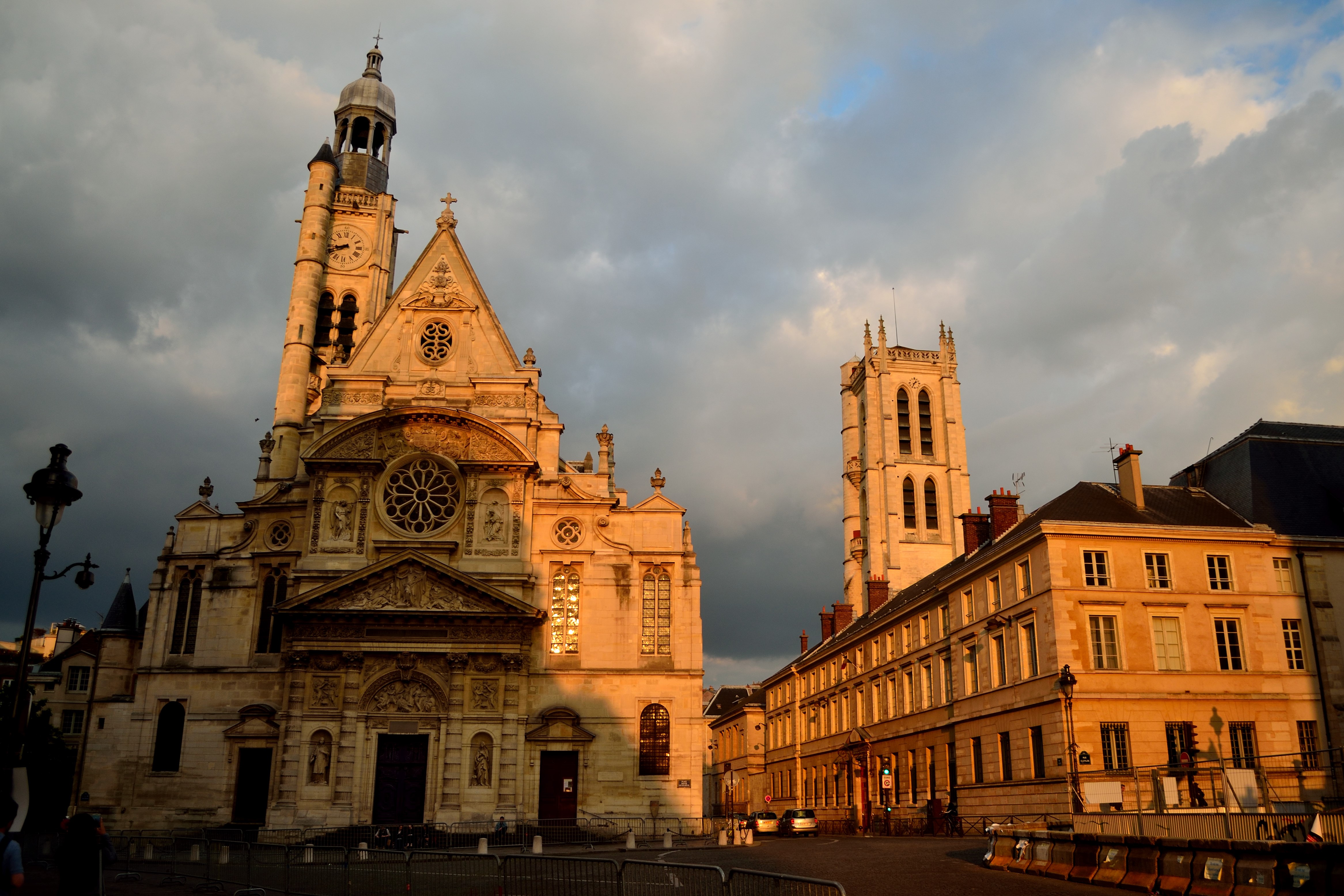 Church in Paris, France at Dusk HD Wallpaper