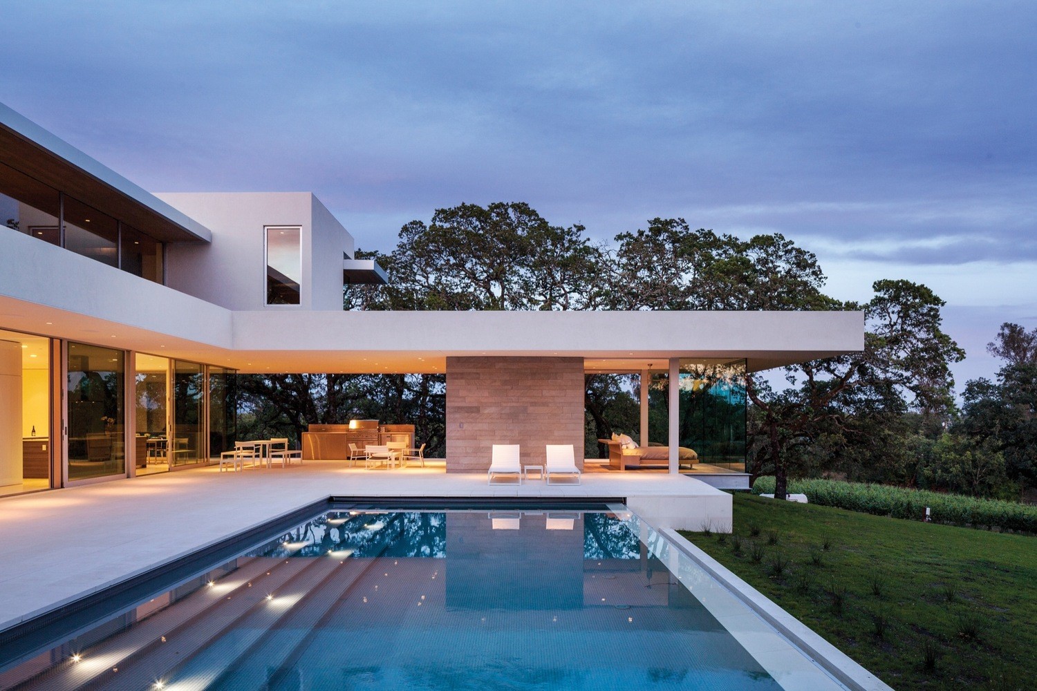 Modern house with swimming pool and trees HD Wallpaper