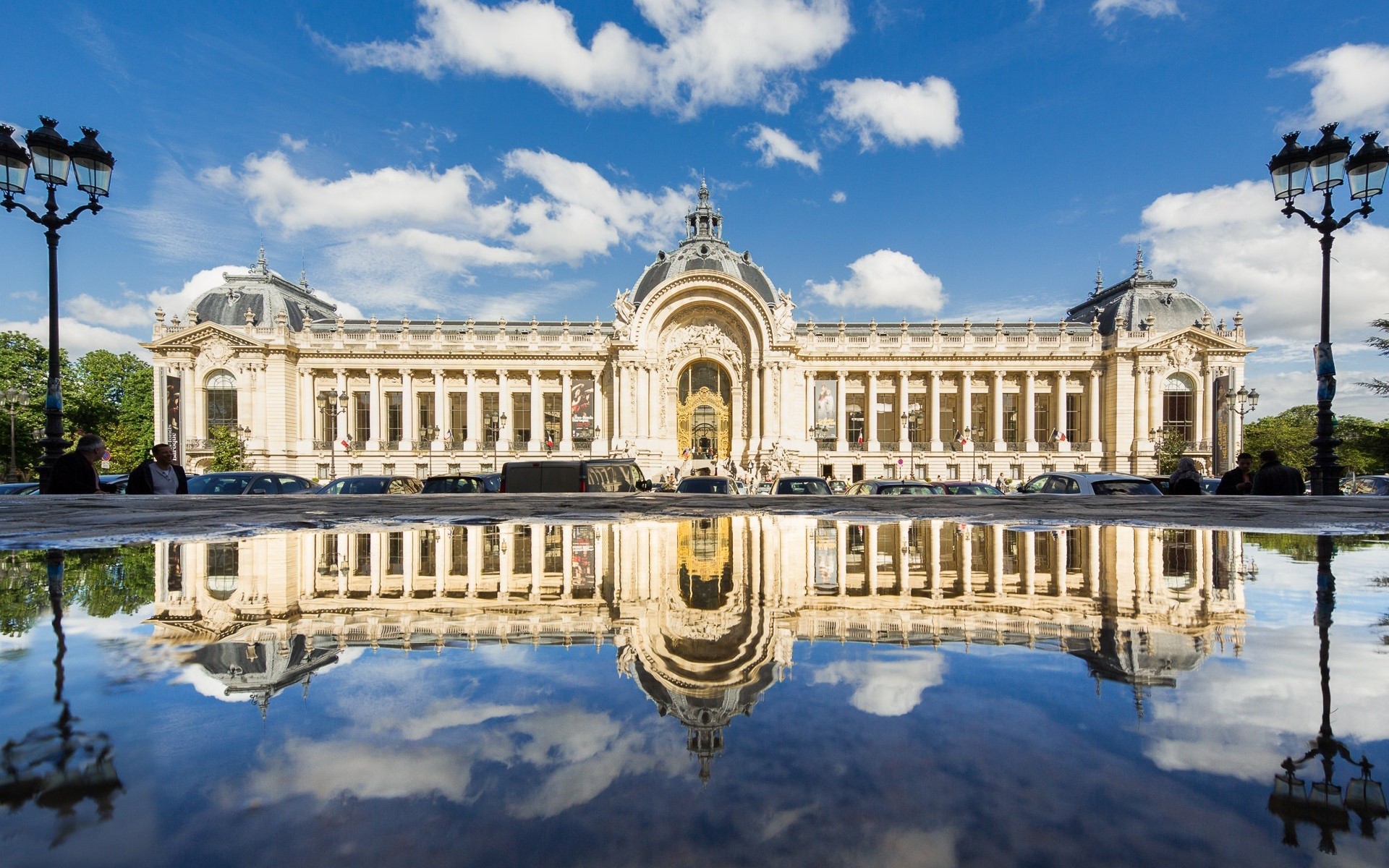 Palais de Tokyo reflection in Paris HD Wallpaper