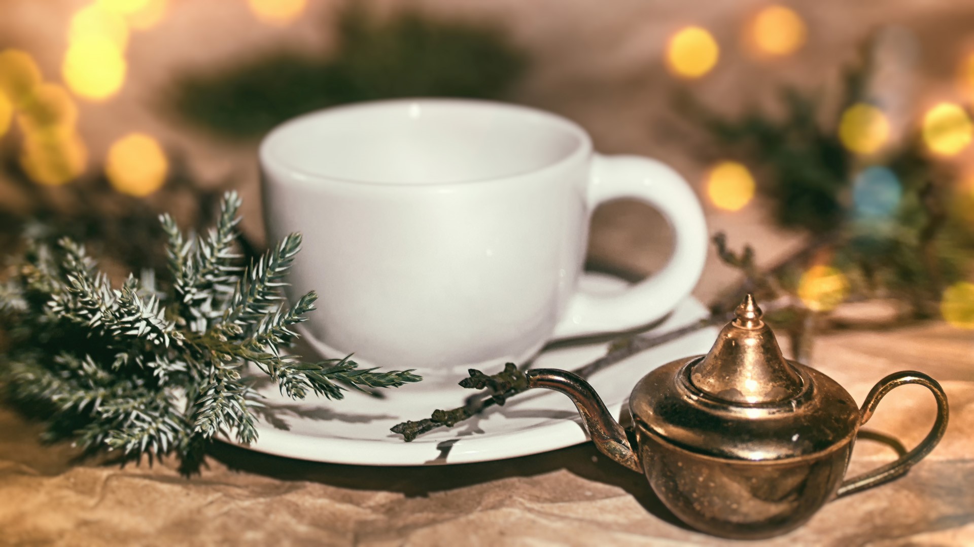 Still life with vintage teapot and coffee cup HD Wallpaper