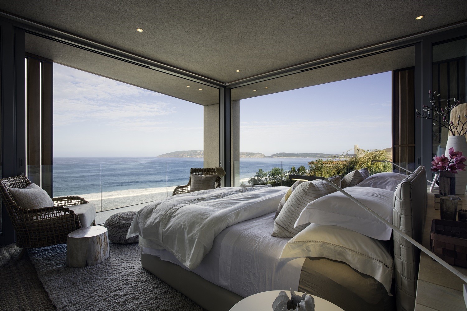 Modern bedroom with ocean view HD Wallpaper