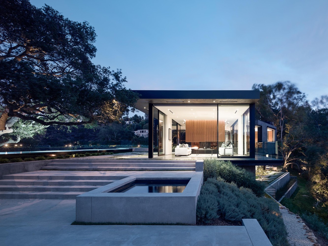 Modern house with large windows and a pool HD Wallpaper