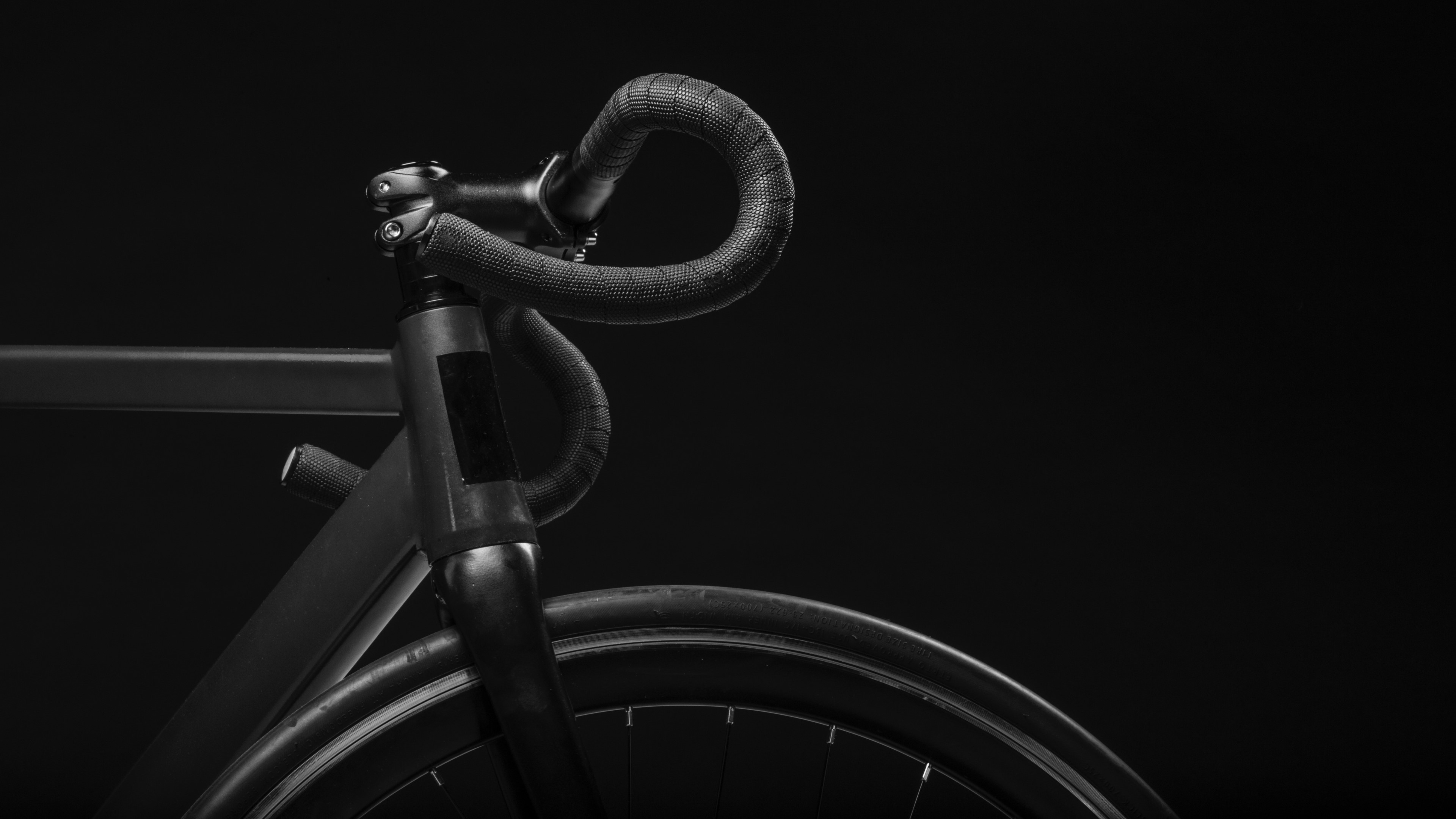 4K monochrome bicycle handlebars HD Wallpaper