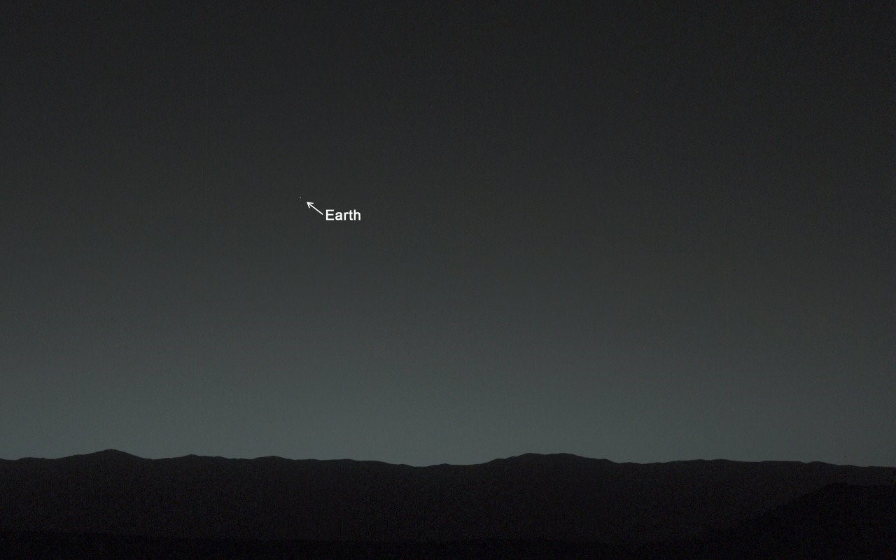 Earth seen from Mars HD Wallpaper