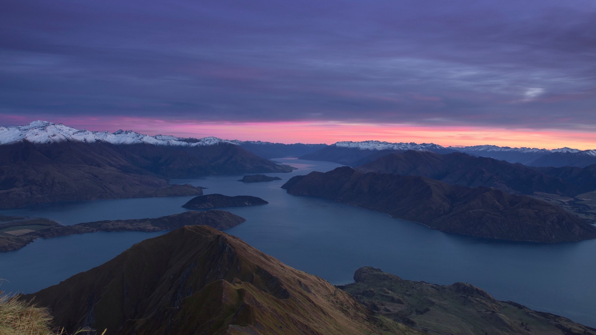Lake and mountains at dawn in New Zealand HD Wallpaper