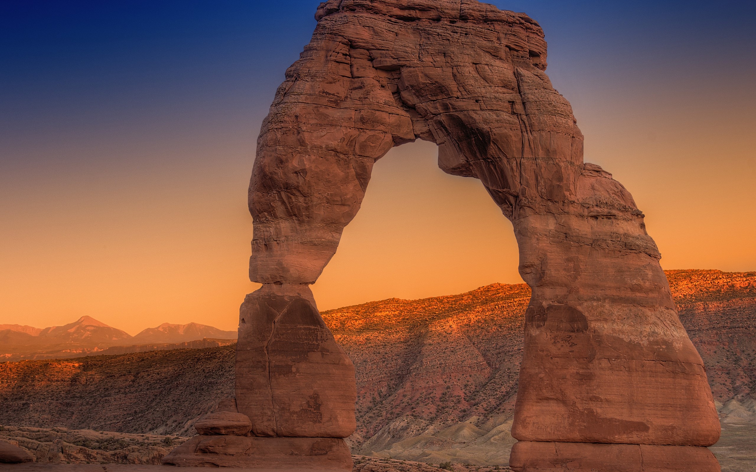 Delicate Arch at Sunset, Arches National Park HD Wallpaper