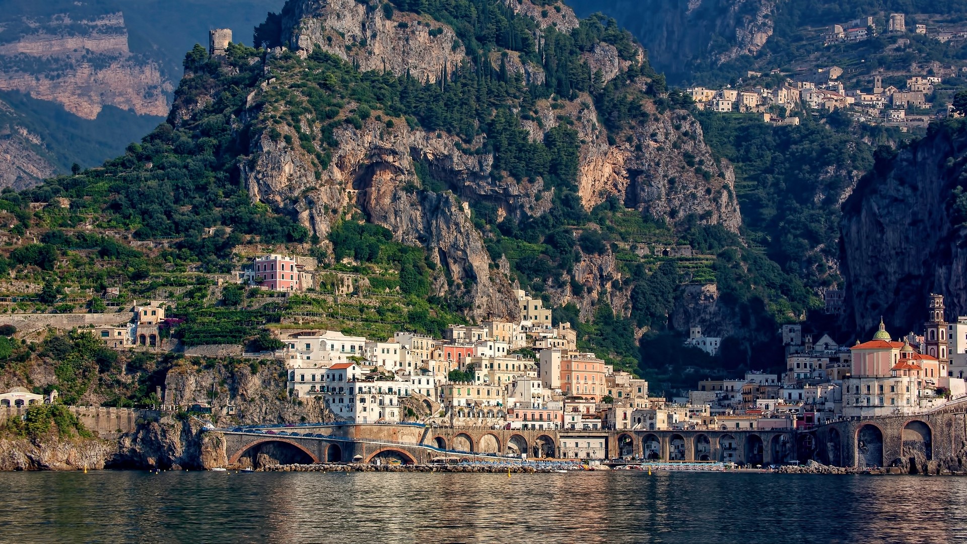 Amalfi, Italy cliffside town and bay HD Wallpaper