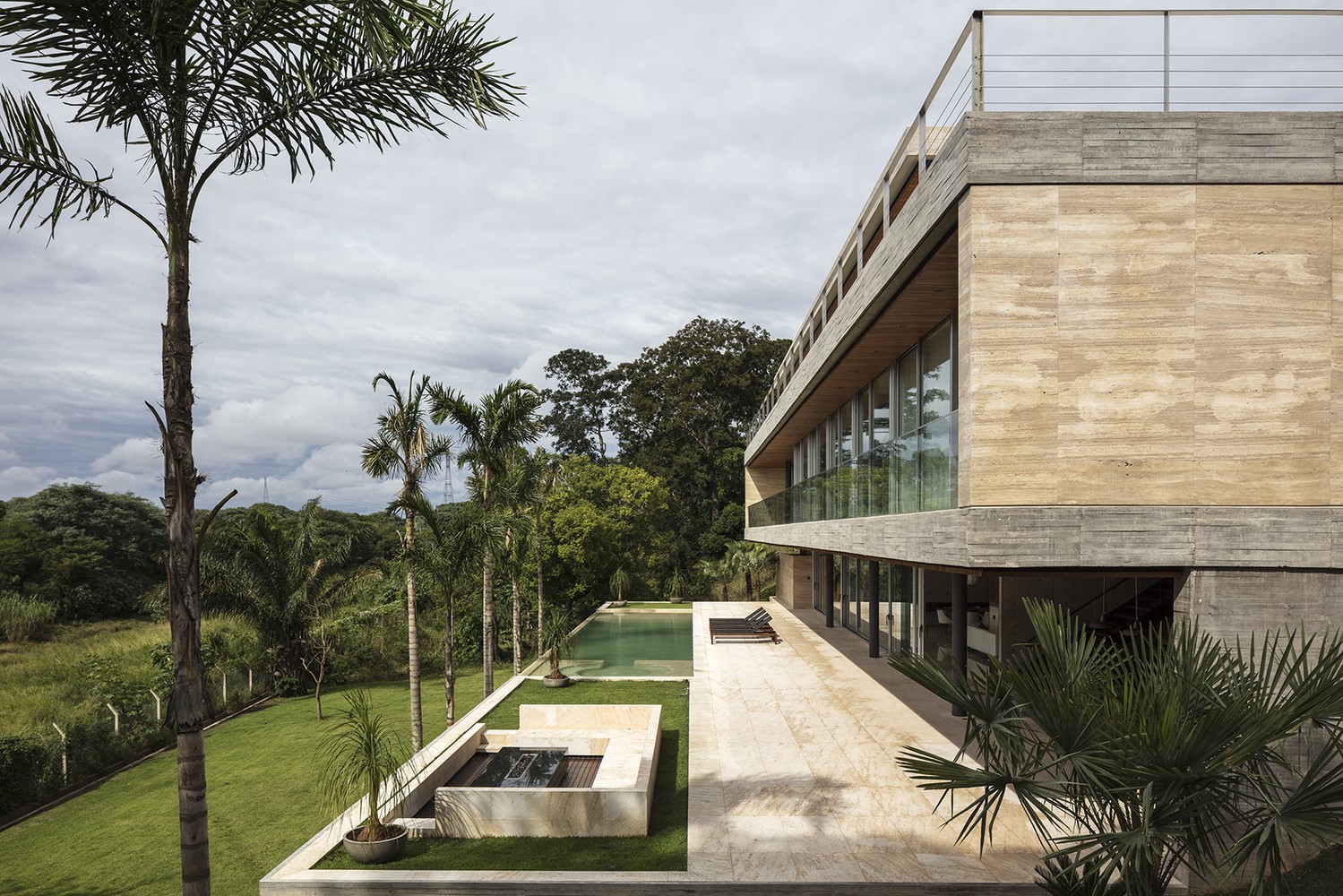 Modern mansion with swimming pool and palm trees HD Wallpaper