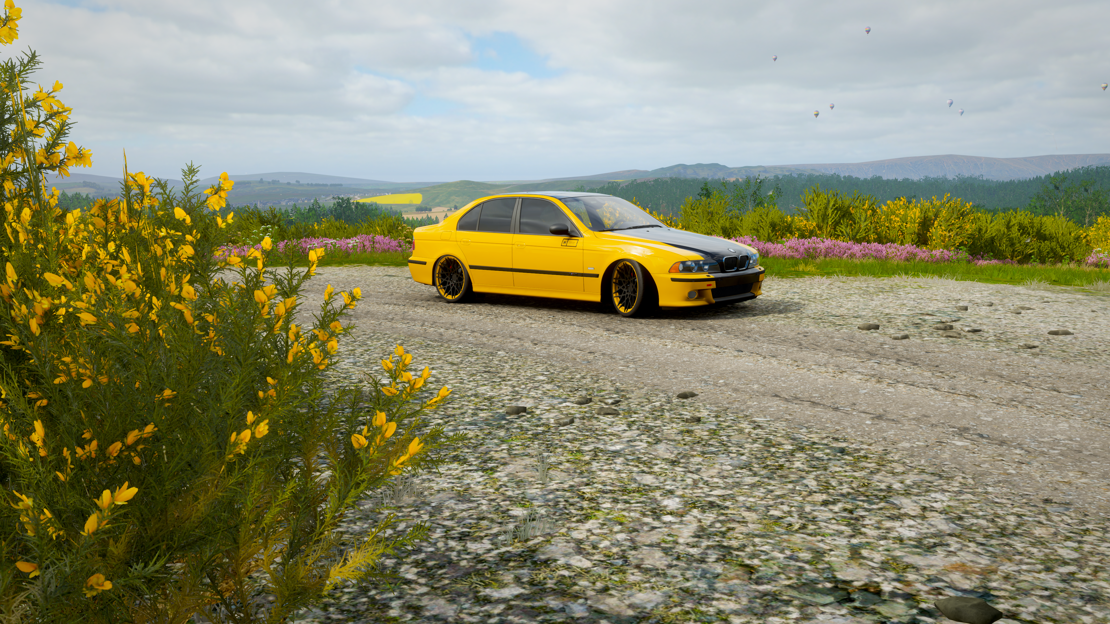 Yellow BMW E39 in Forza Horizon 4 HD Wallpaper