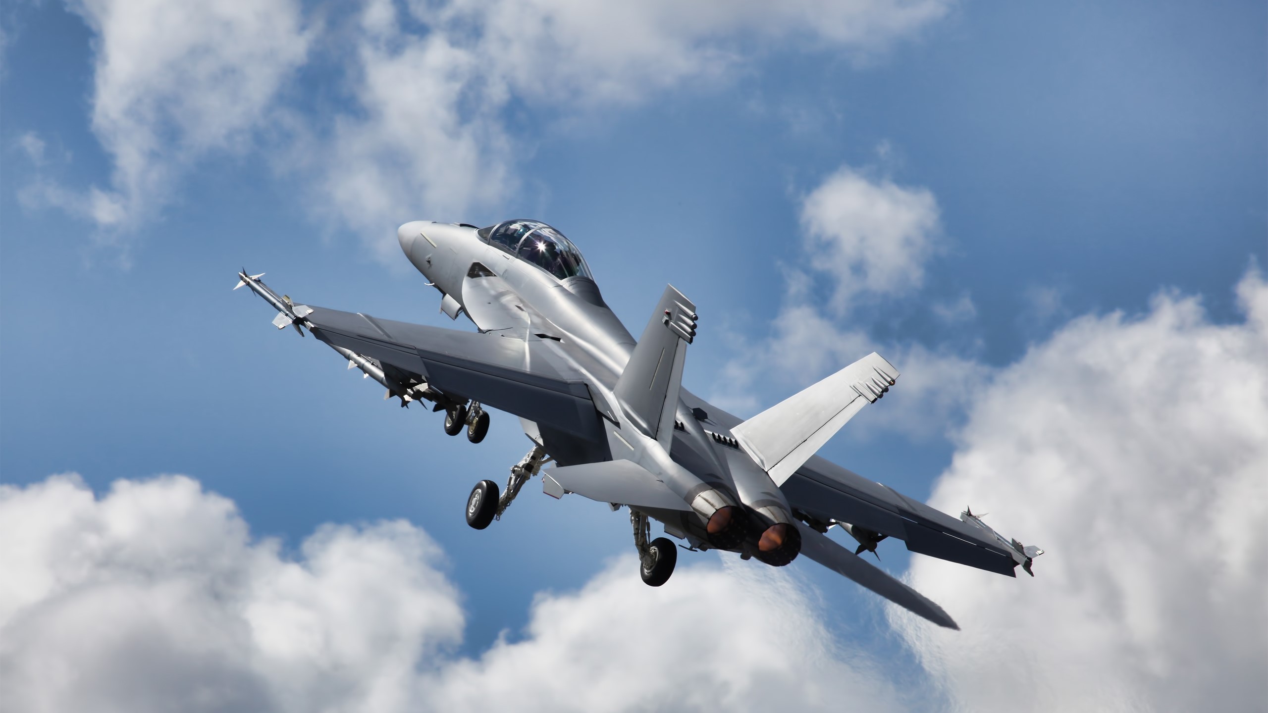 F/A-18 Super Hornet flying in clouds HD Wallpaper