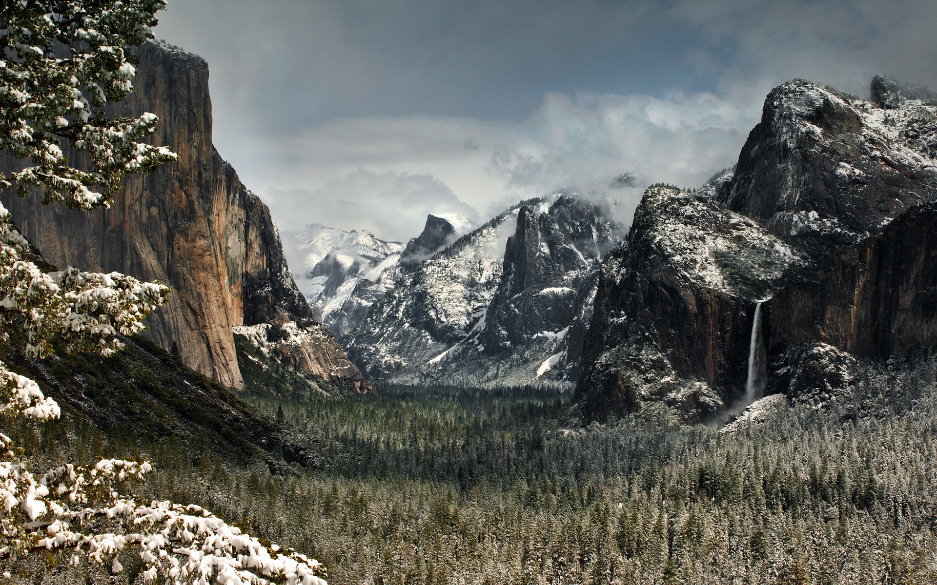 Snowy Yosemite Valley with El Capitan and Bridalveil Fall HD Wallpaper