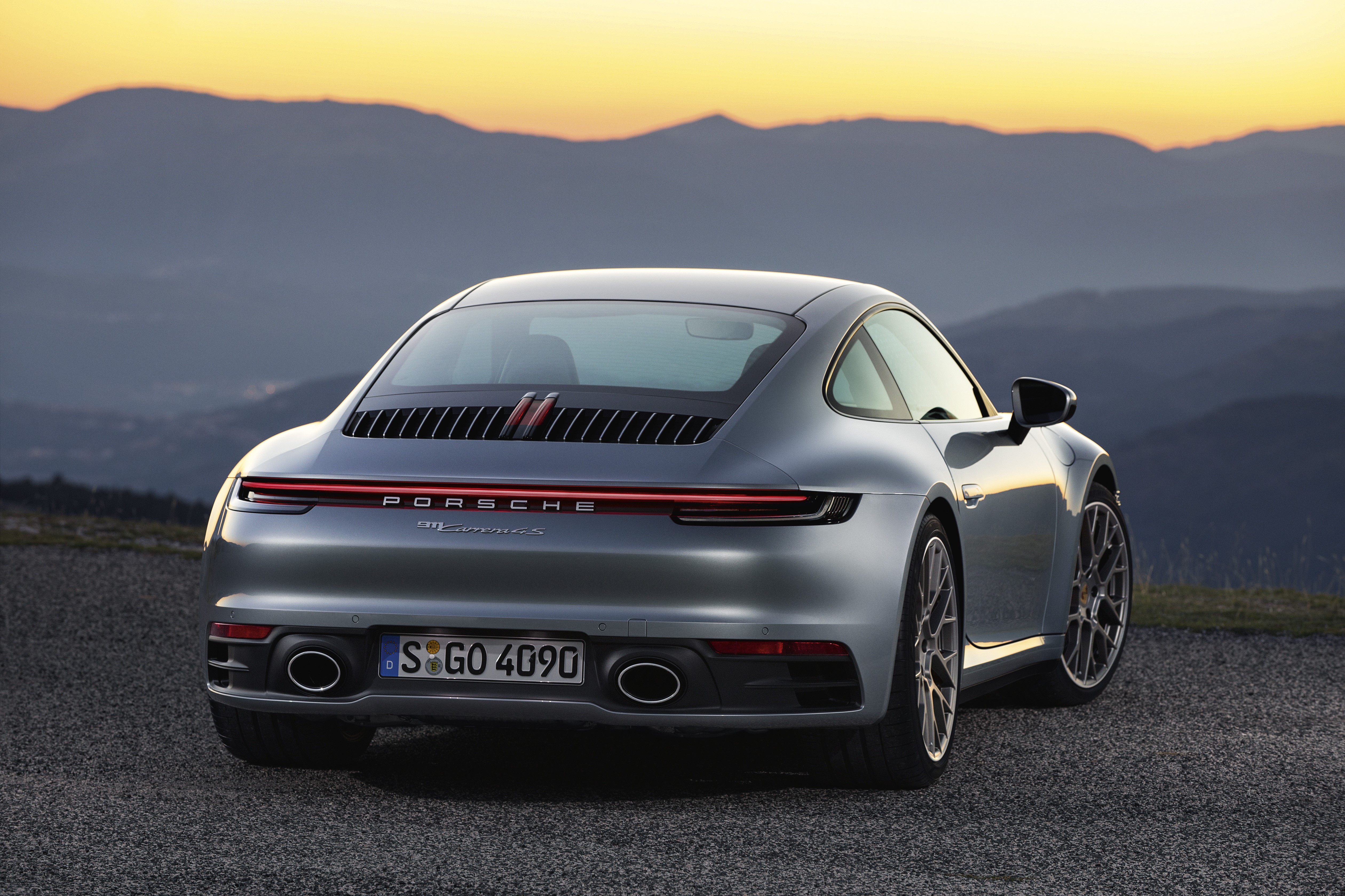 4K Porsche 911 Carrera S sports car HD Wallpaper