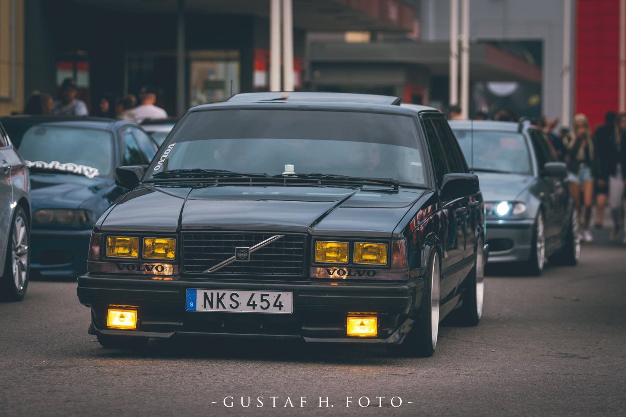 Volvo 740 Sedan with yellow headlights HD Wallpaper