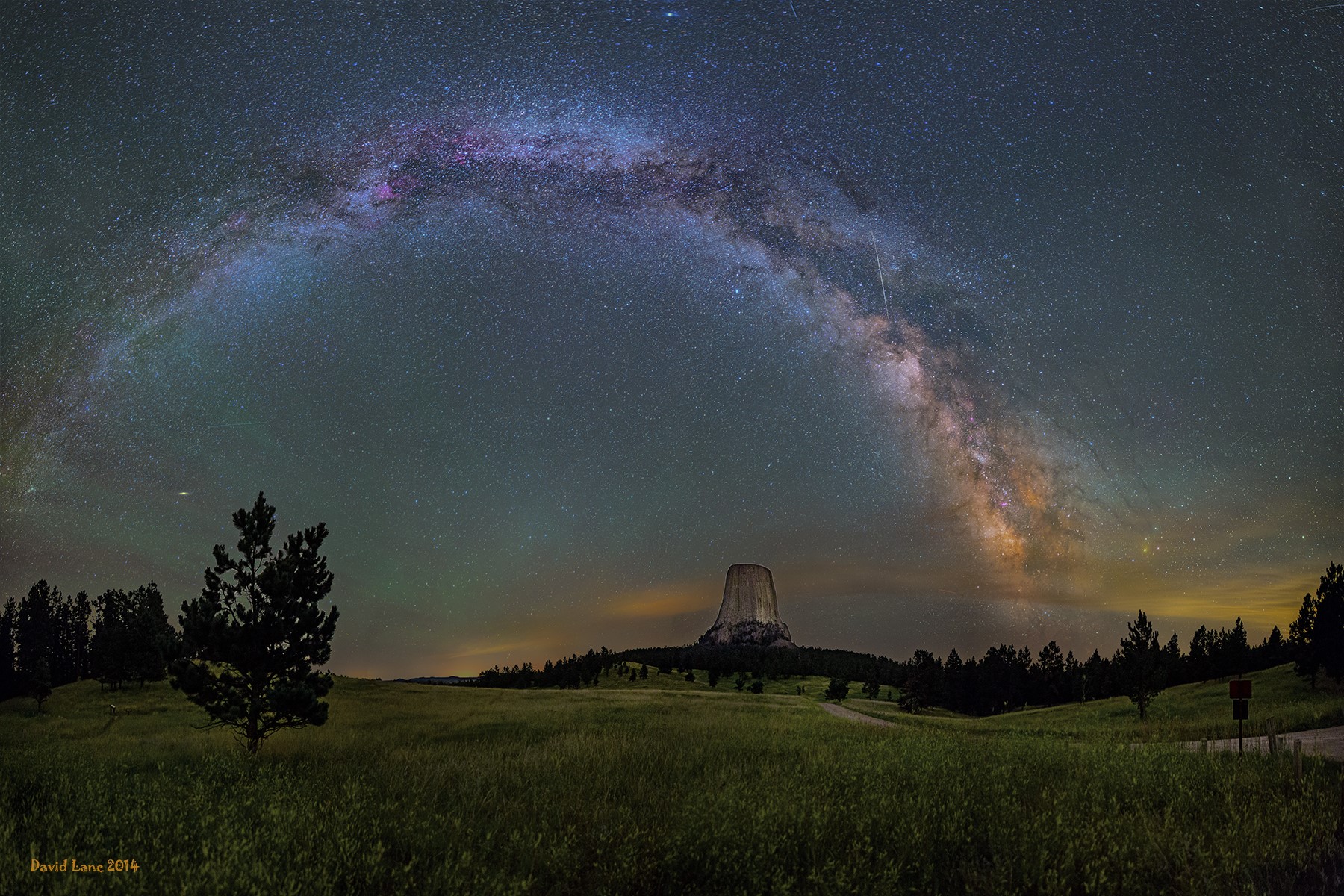Devils Tower National Monument under the Milky Way HD Wallpaper