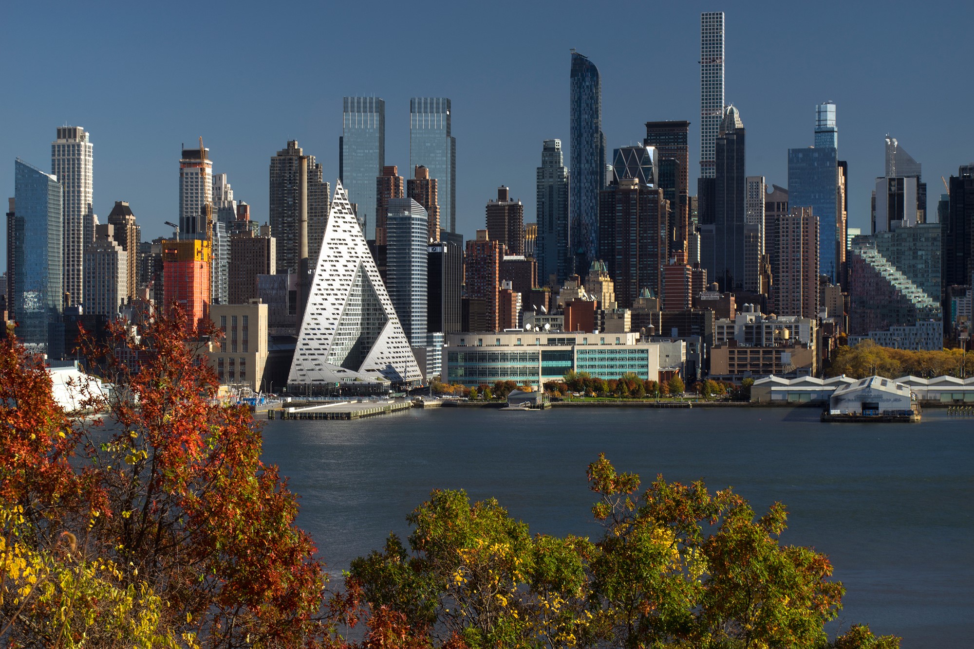 New York City Skyline with Autumn Trees HD Wallpaper