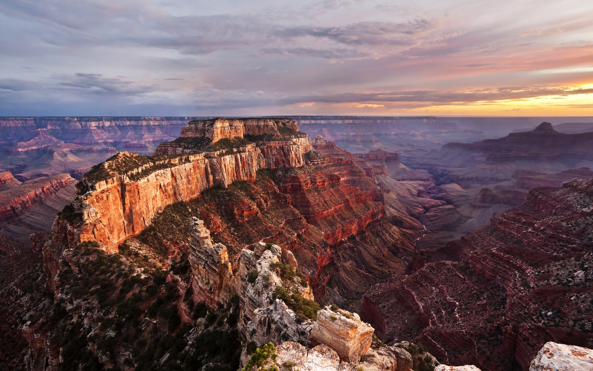 Grand Canyon National Park at sunset HD Wallpaper