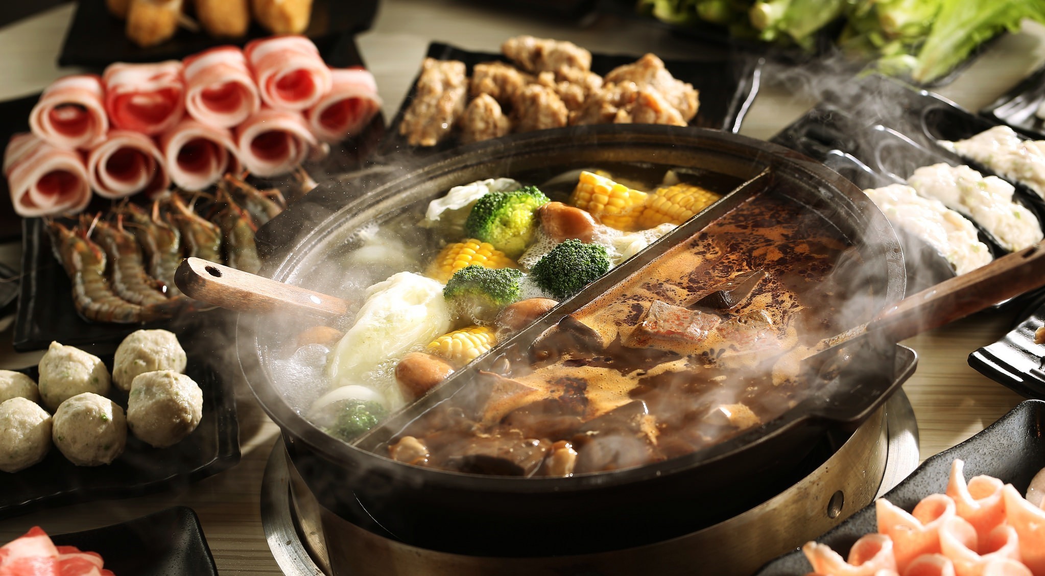 Hot pot with meat, vegetables, and seafood HD Wallpaper