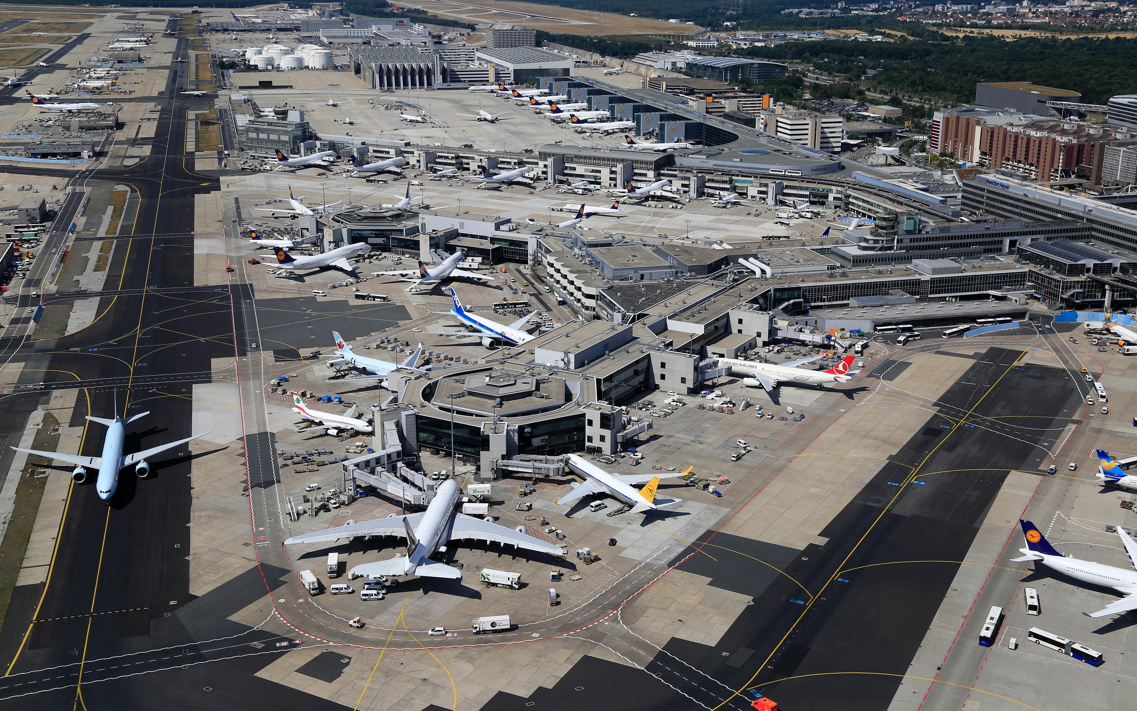 Frankfurt Airport aerial view with airplanes and runways HD Wallpaper
