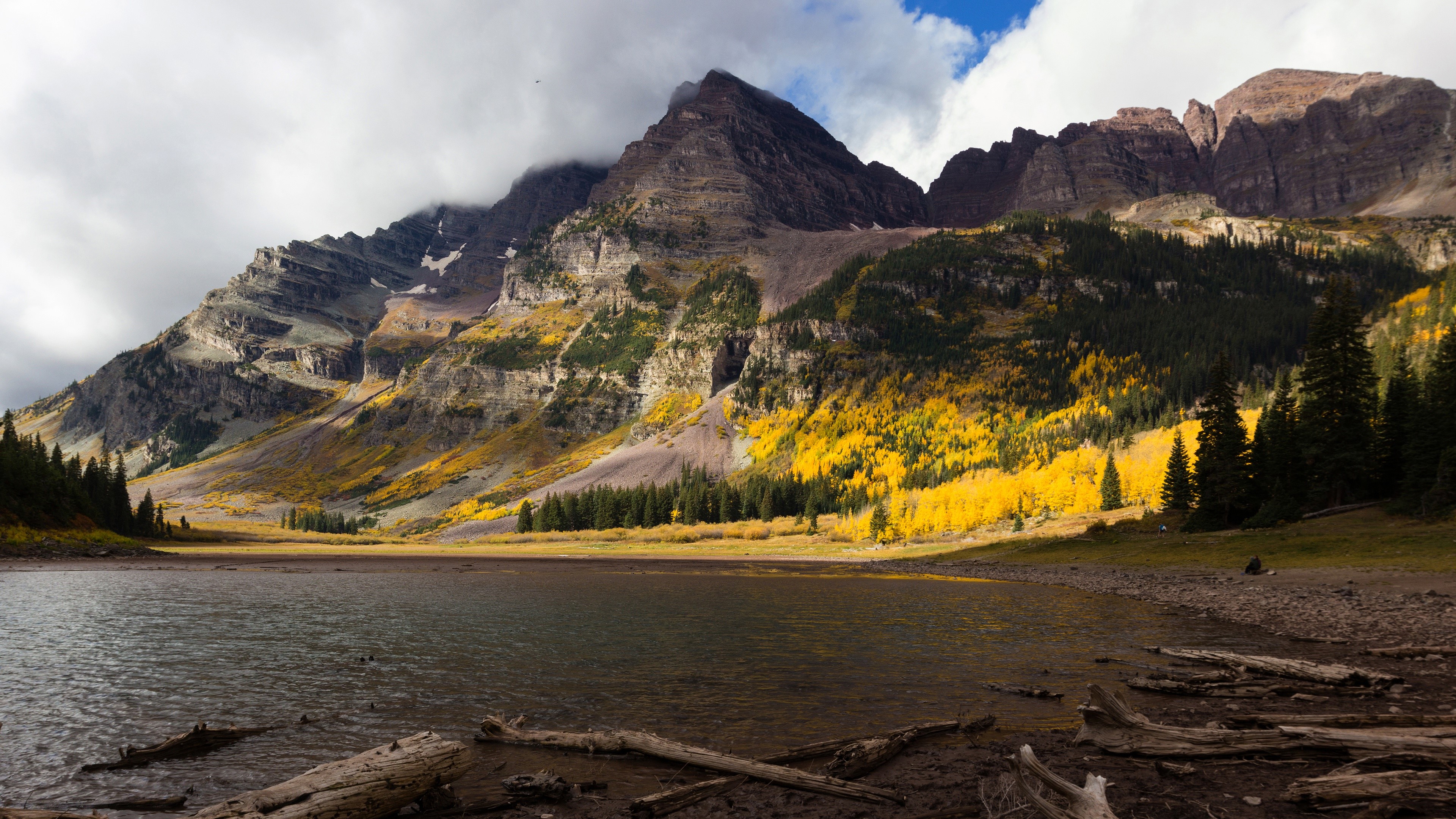 4K Landscape of Maroon Bells Mountains in Autumn HD Wallpaper