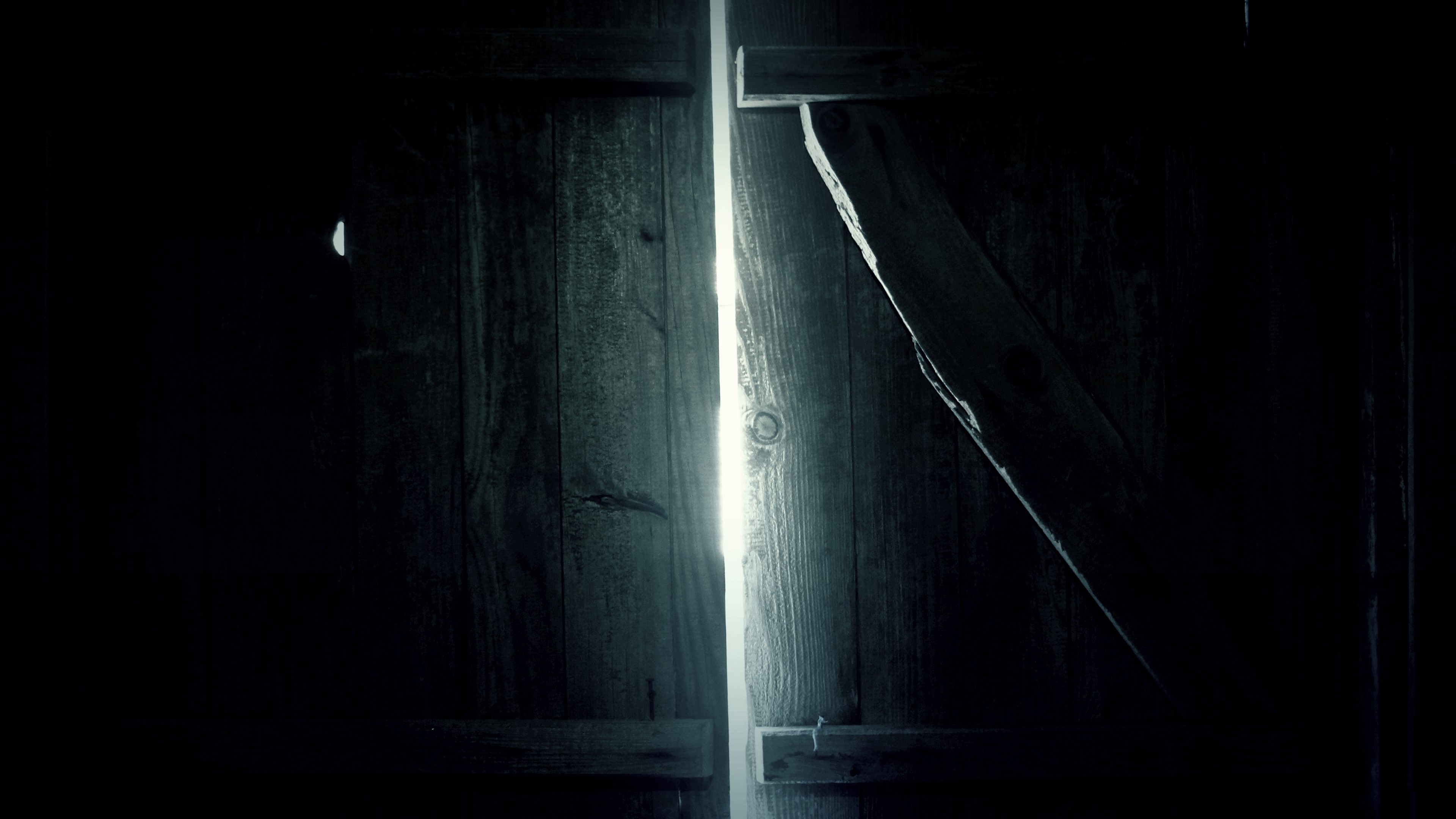 4K wood door with sunlight HD Wallpaper