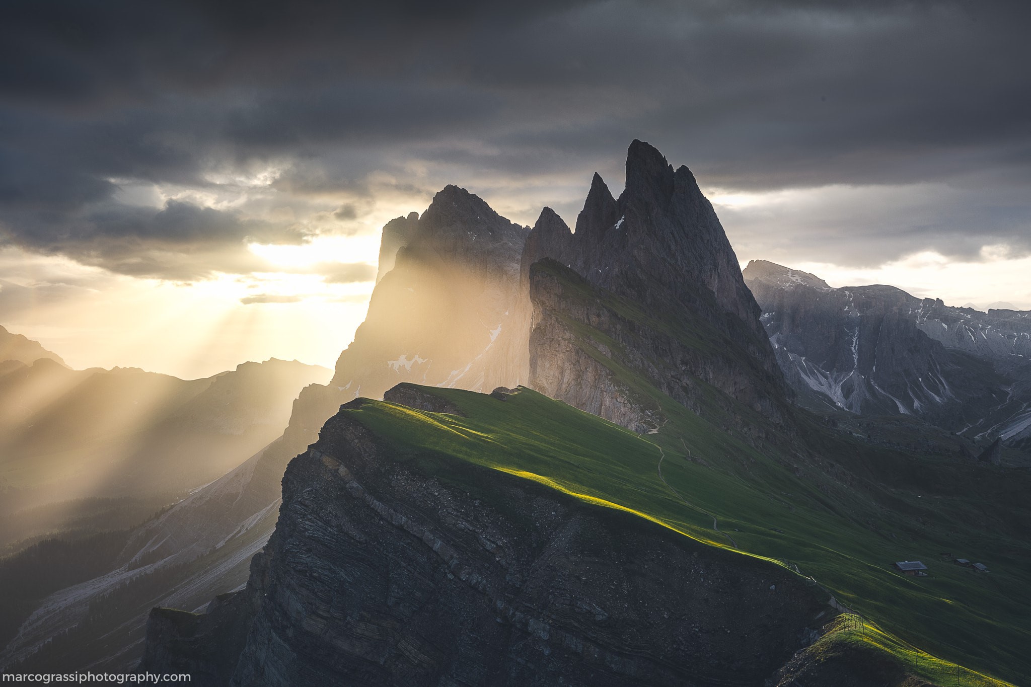 Sunbeams over Seceda peaks in the Dolomites, Italy HD Wallpaper