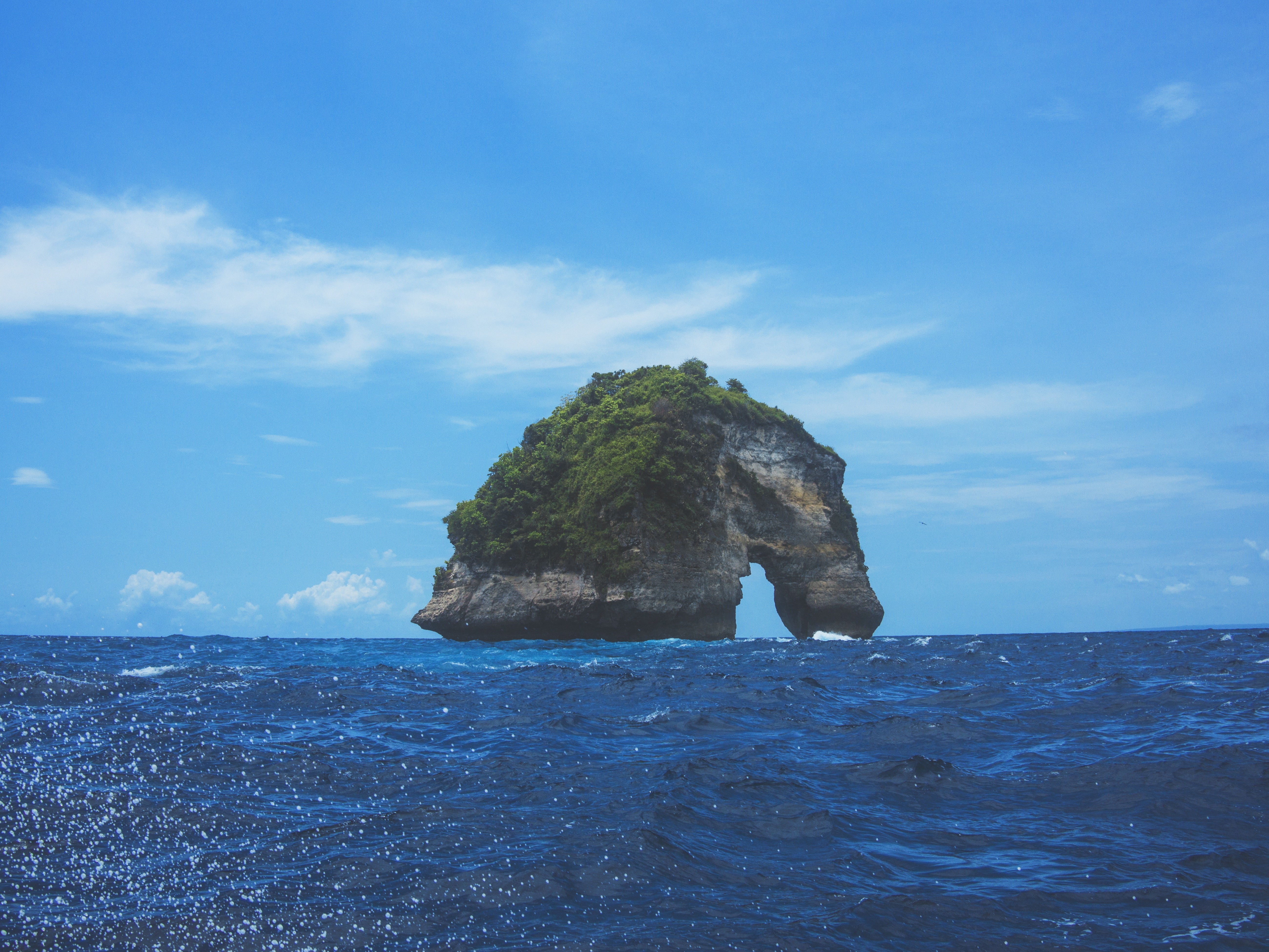 Arch Rock Formation in the Sea HD Wallpaper