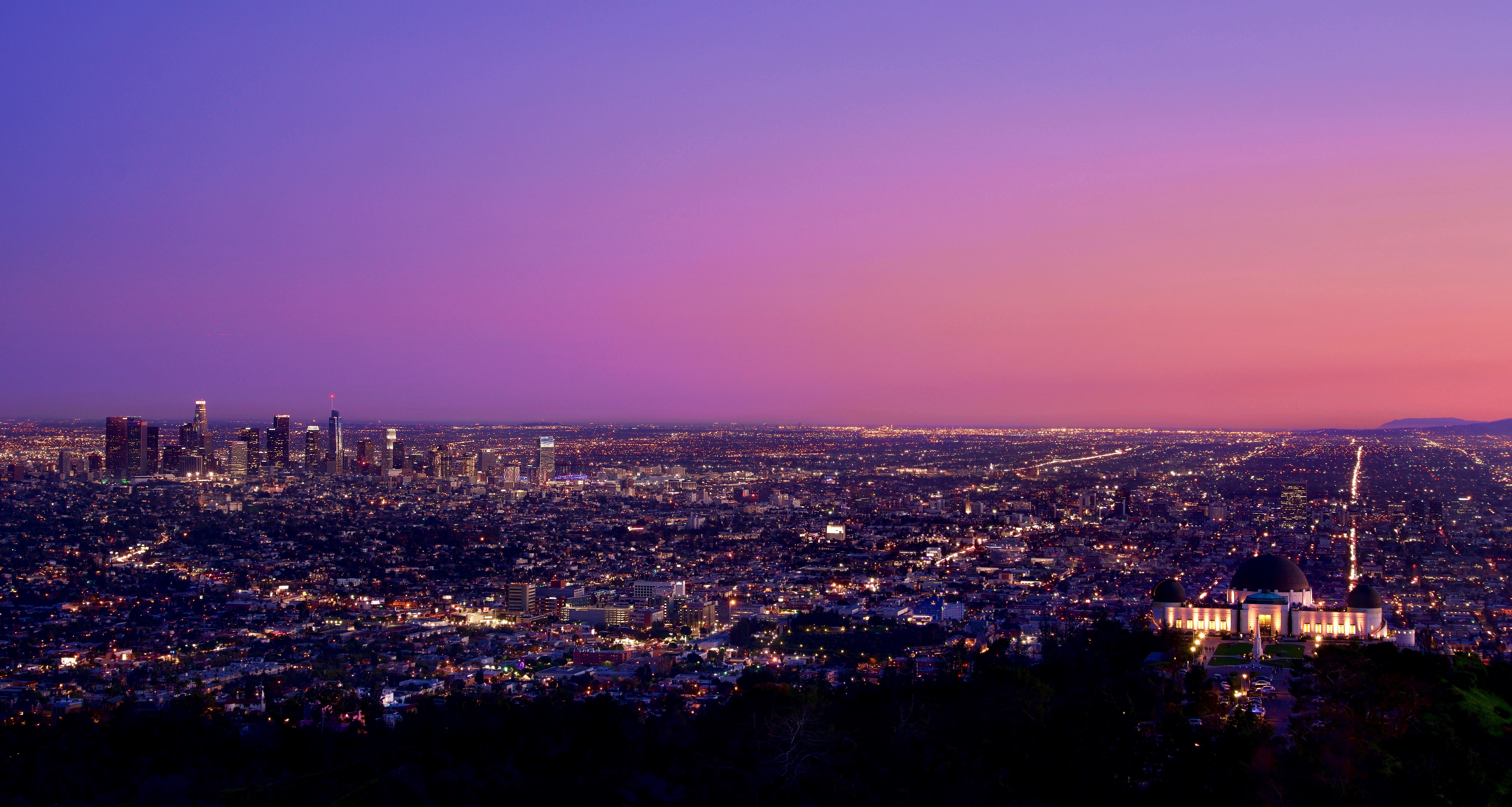 Los Angeles cityscape at dusk with Griffith Observatory HD Wallpaper