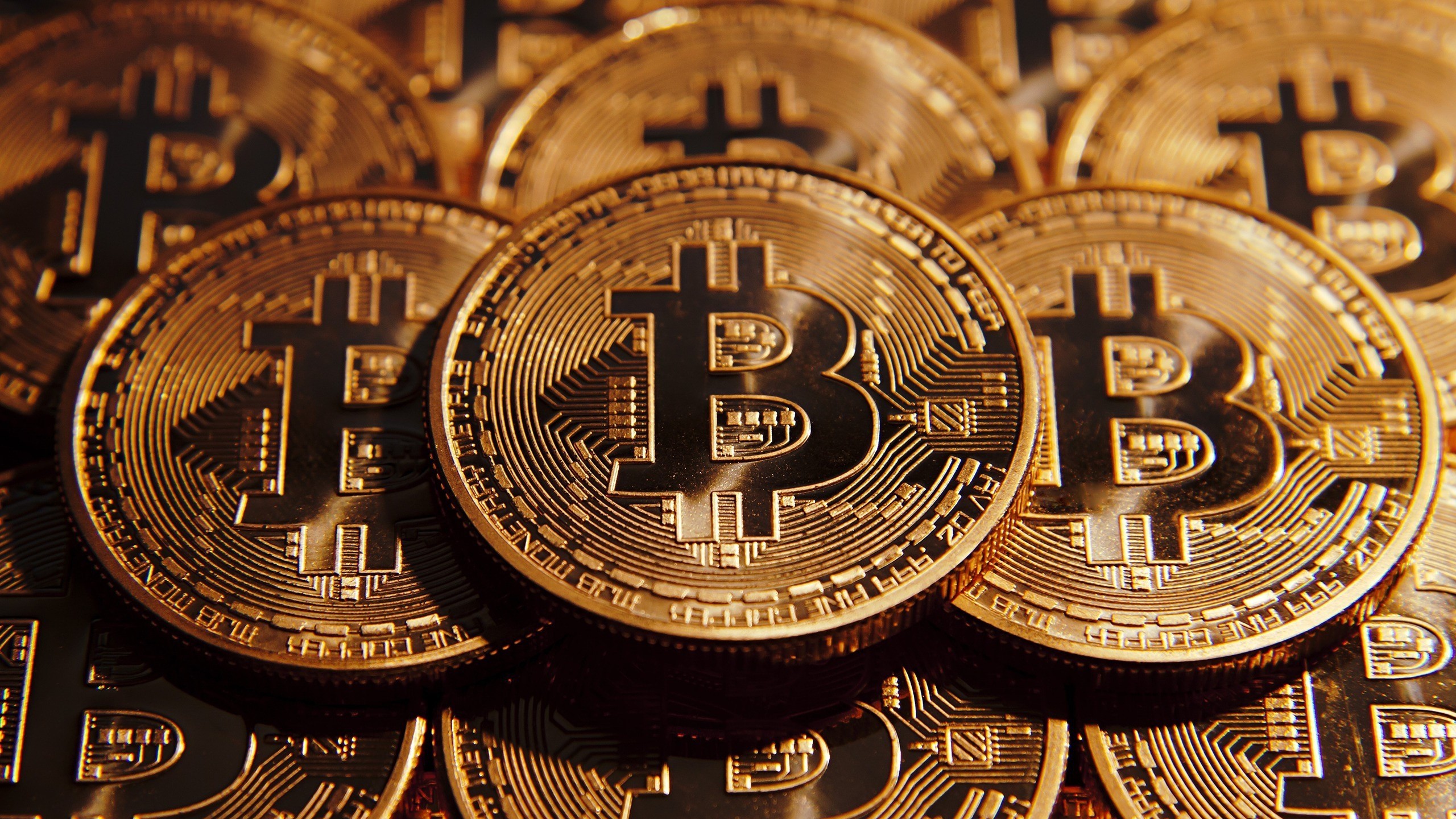 Pile of Gold Bitcoin Coins HD Wallpaper