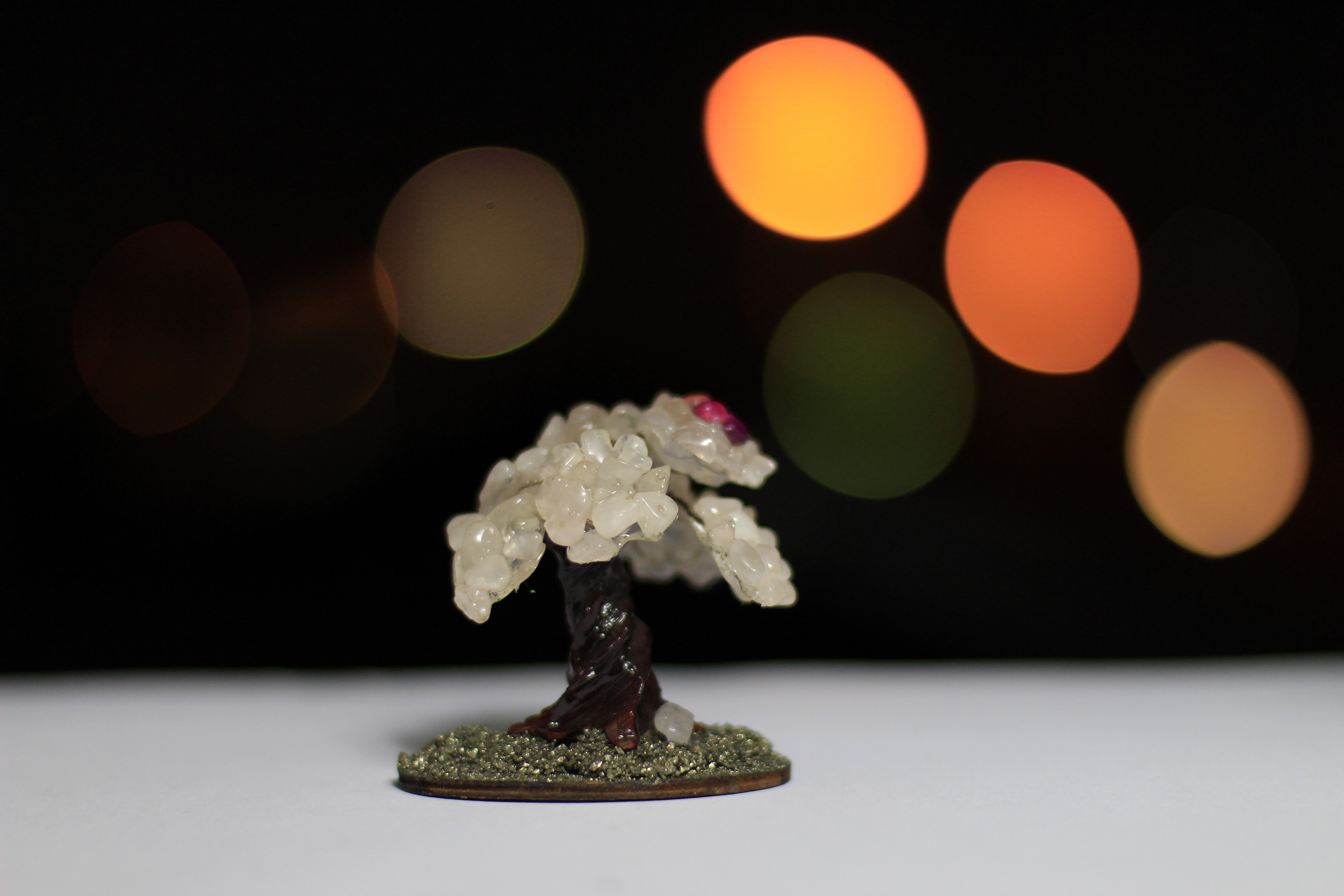Crystal tree with bokeh lights HD Wallpaper