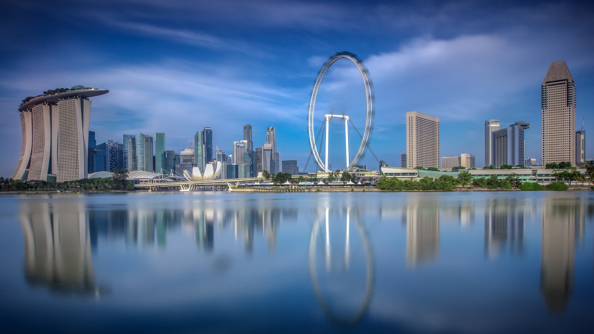 Singapore cityscape with Marina Bay and Singapore Flyer HD Wallpaper