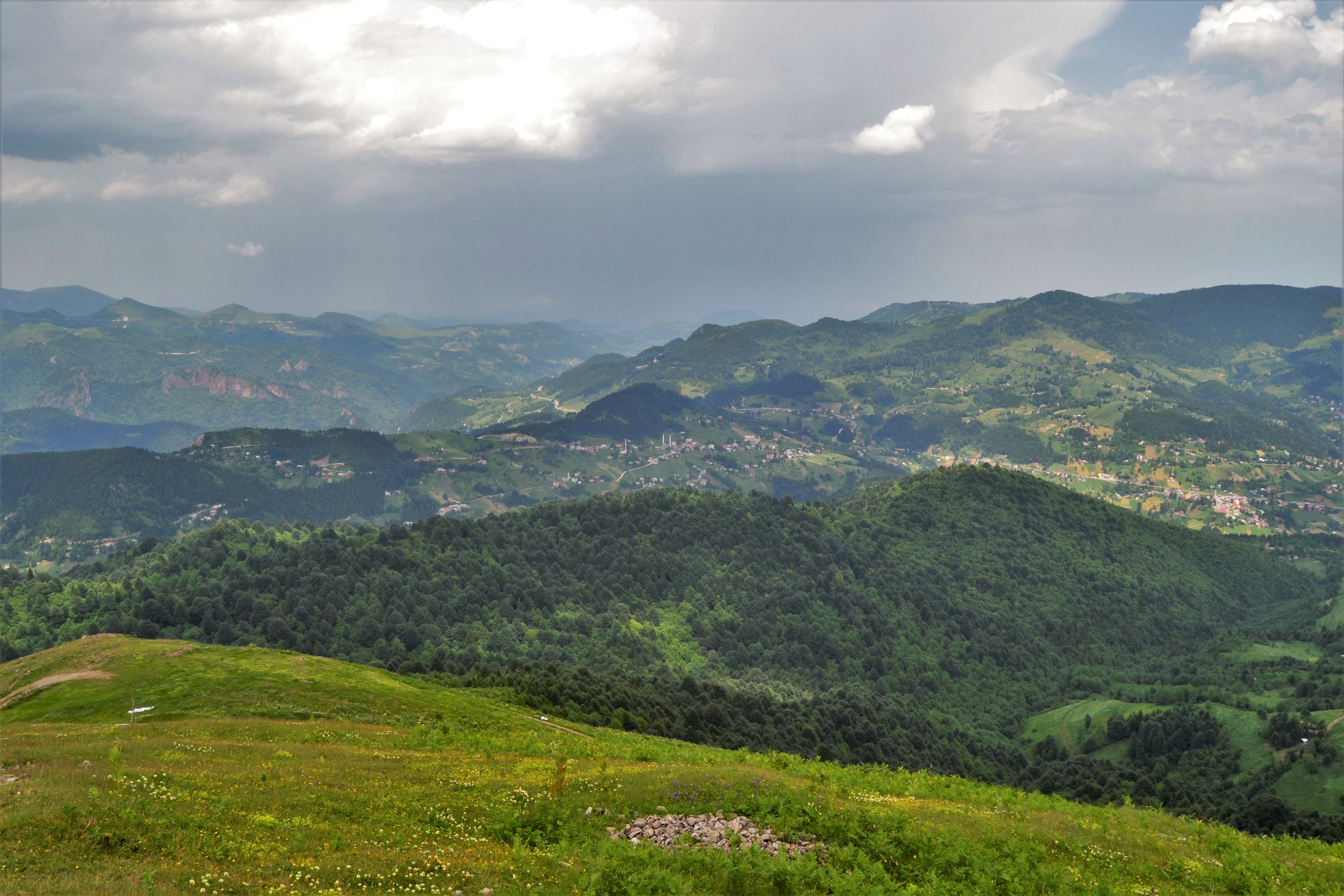 4K landscape of a green village in Trabzon, Turkey HD Wallpaper