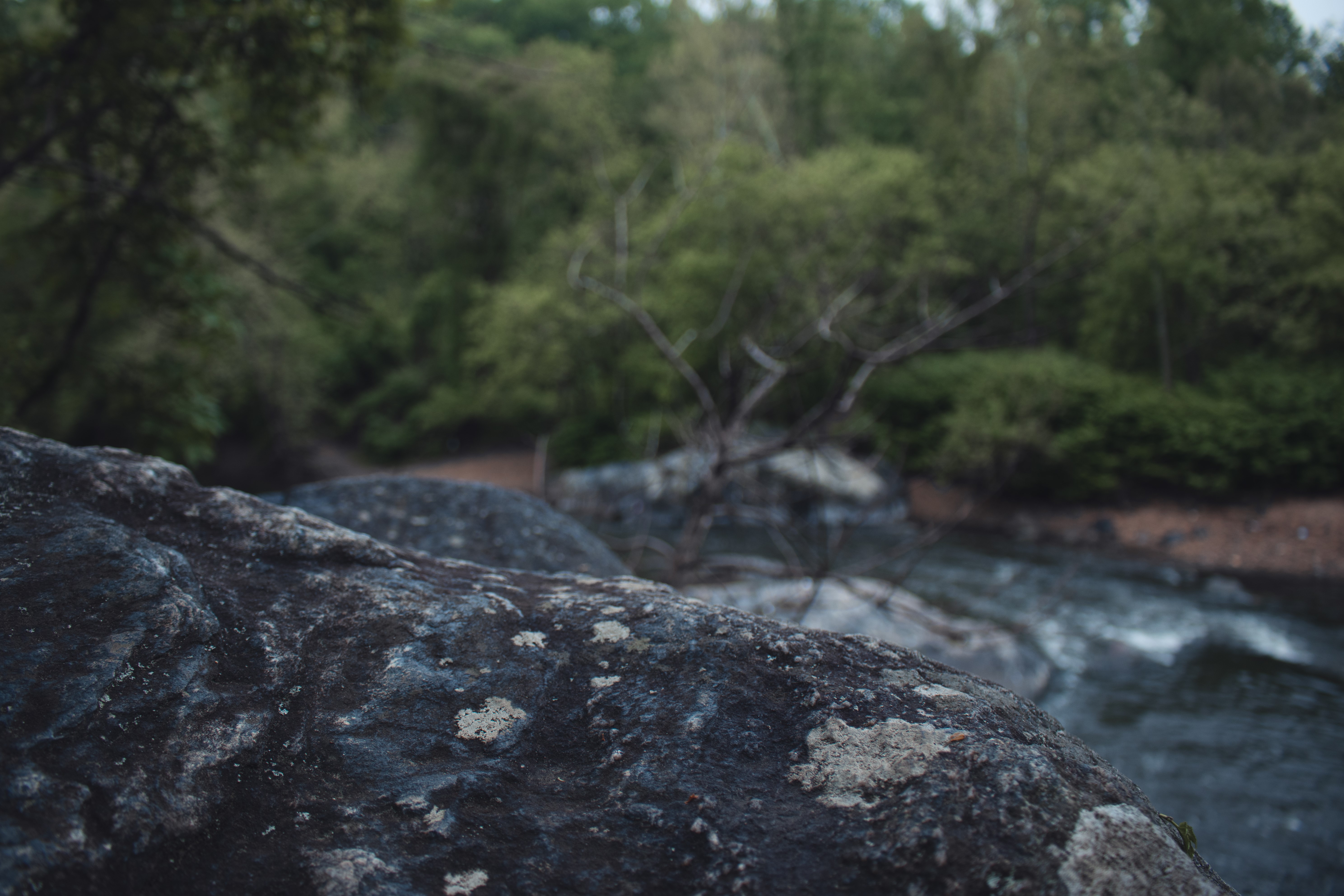 Rock and River Landscape with Depth of Field HD Wallpaper