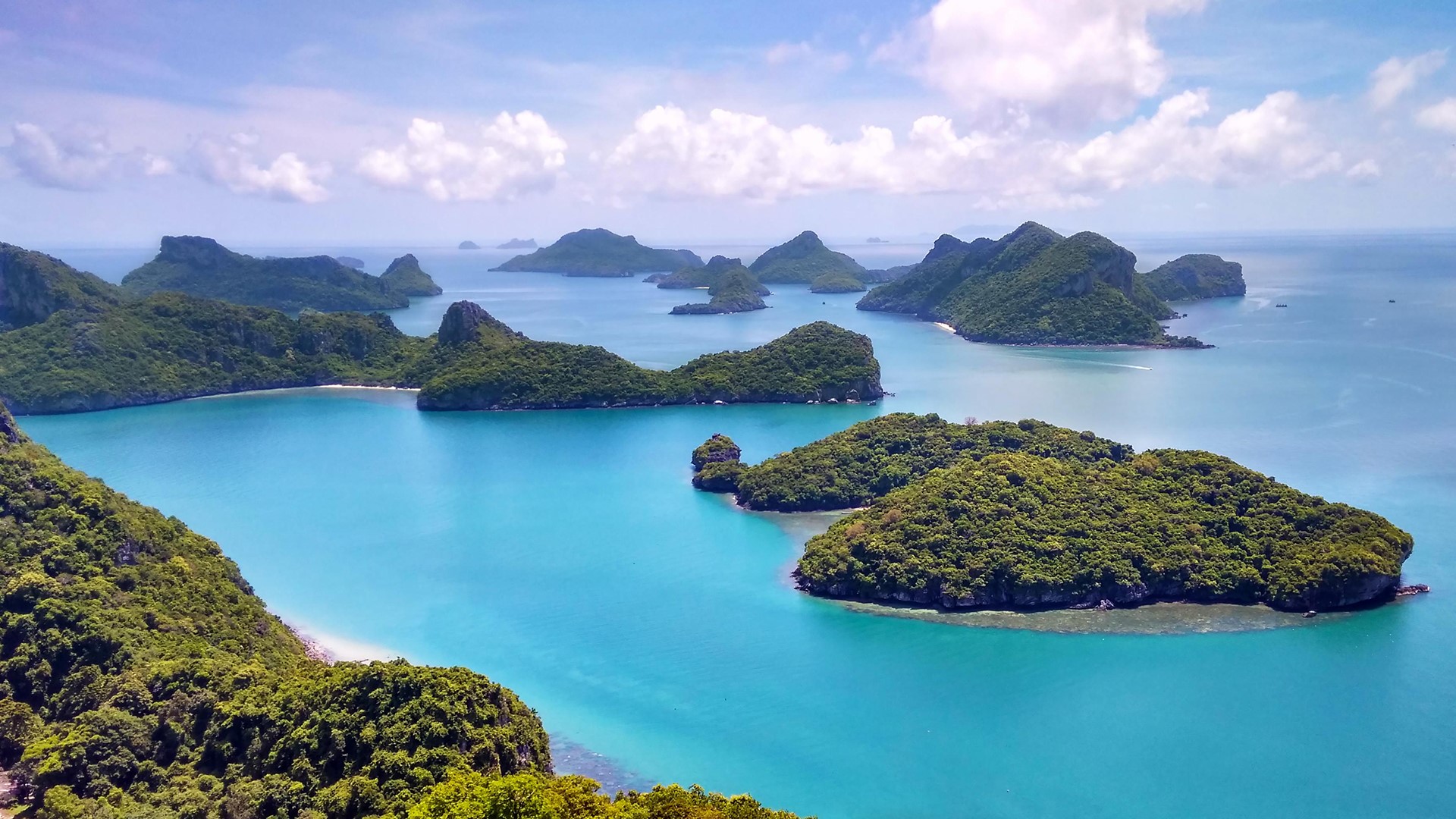 Islands in turquoise water, Thailand HD Wallpaper