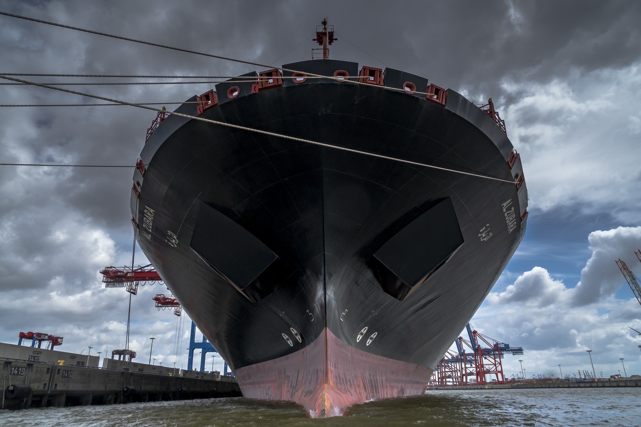 Ship AL ZUBARA docked in Hamburg HD Wallpaper