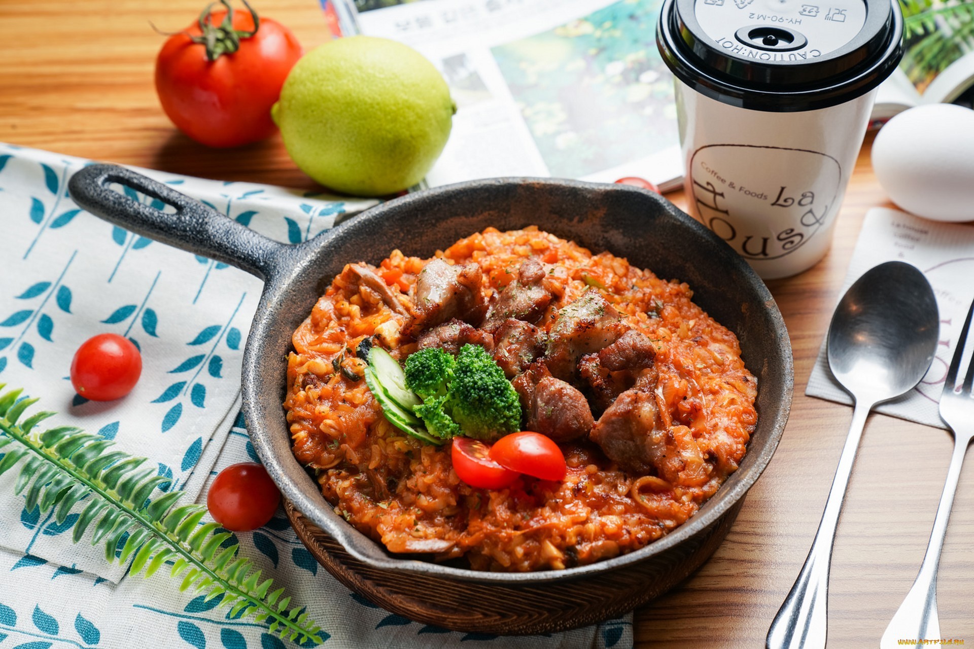 Skillet of Meat and Rice with Tomatoes and Broccoli HD Wallpaper