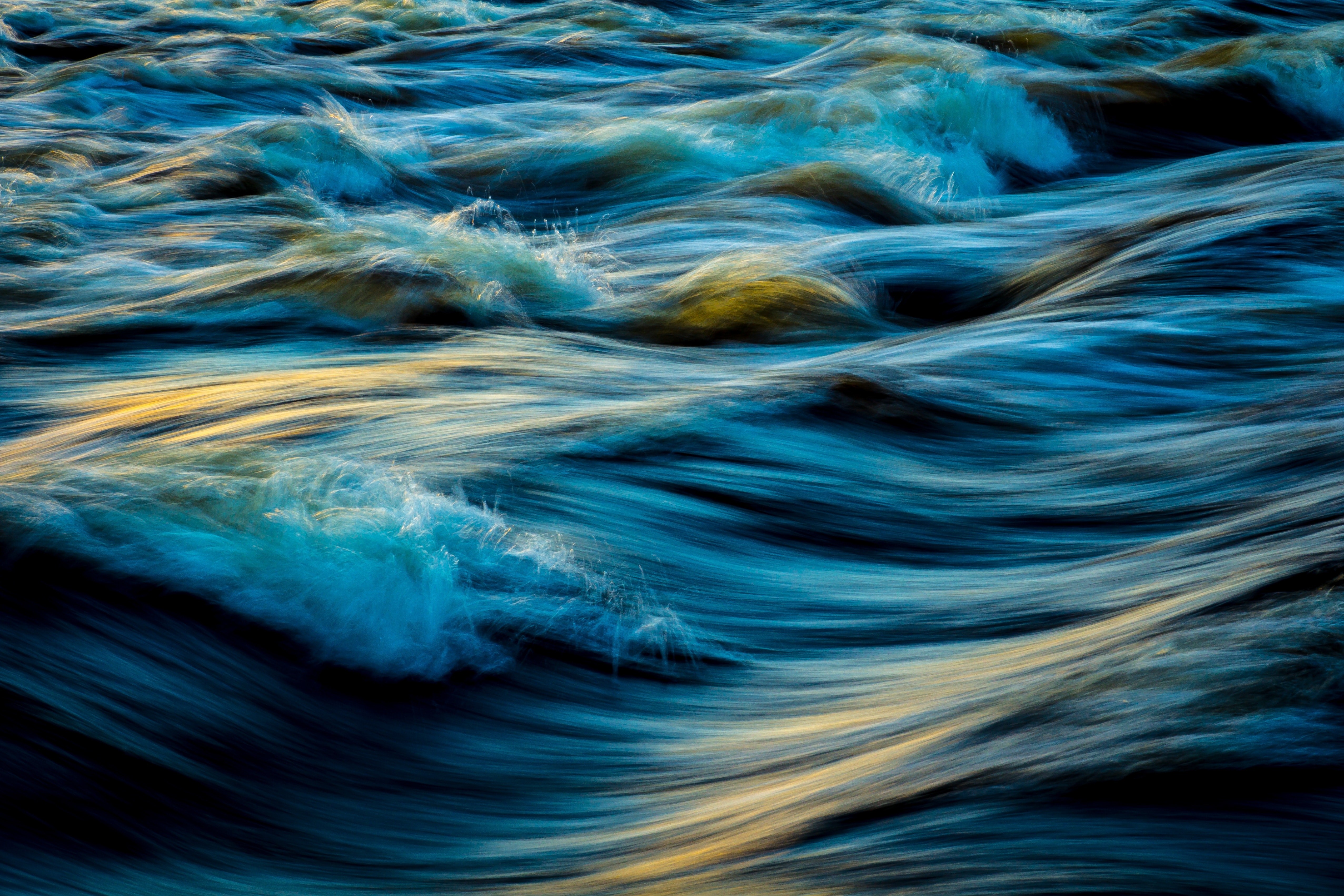 4K abstract water waves HD Wallpaper